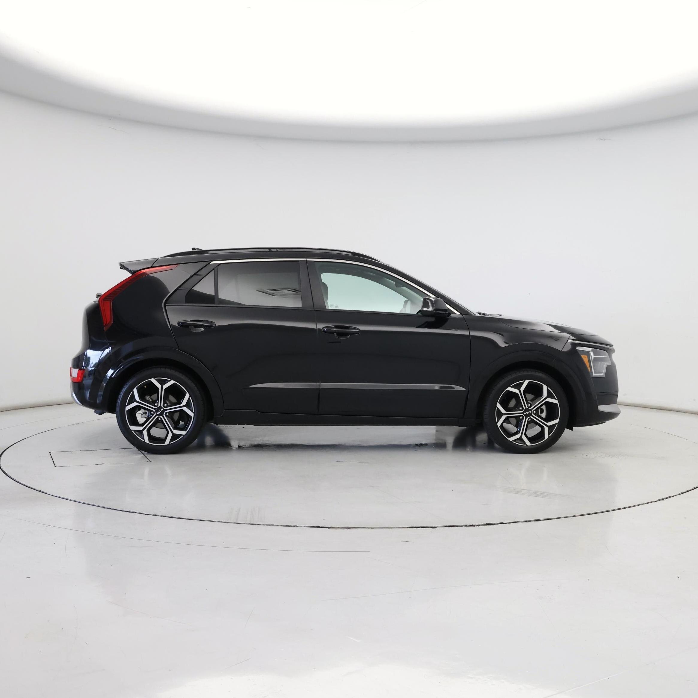 Thumbnail: 2023 Kia Niro - 7