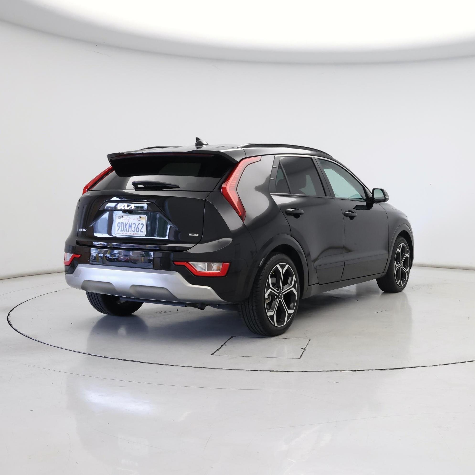 Thumbnail: 2023 Kia Niro - 8