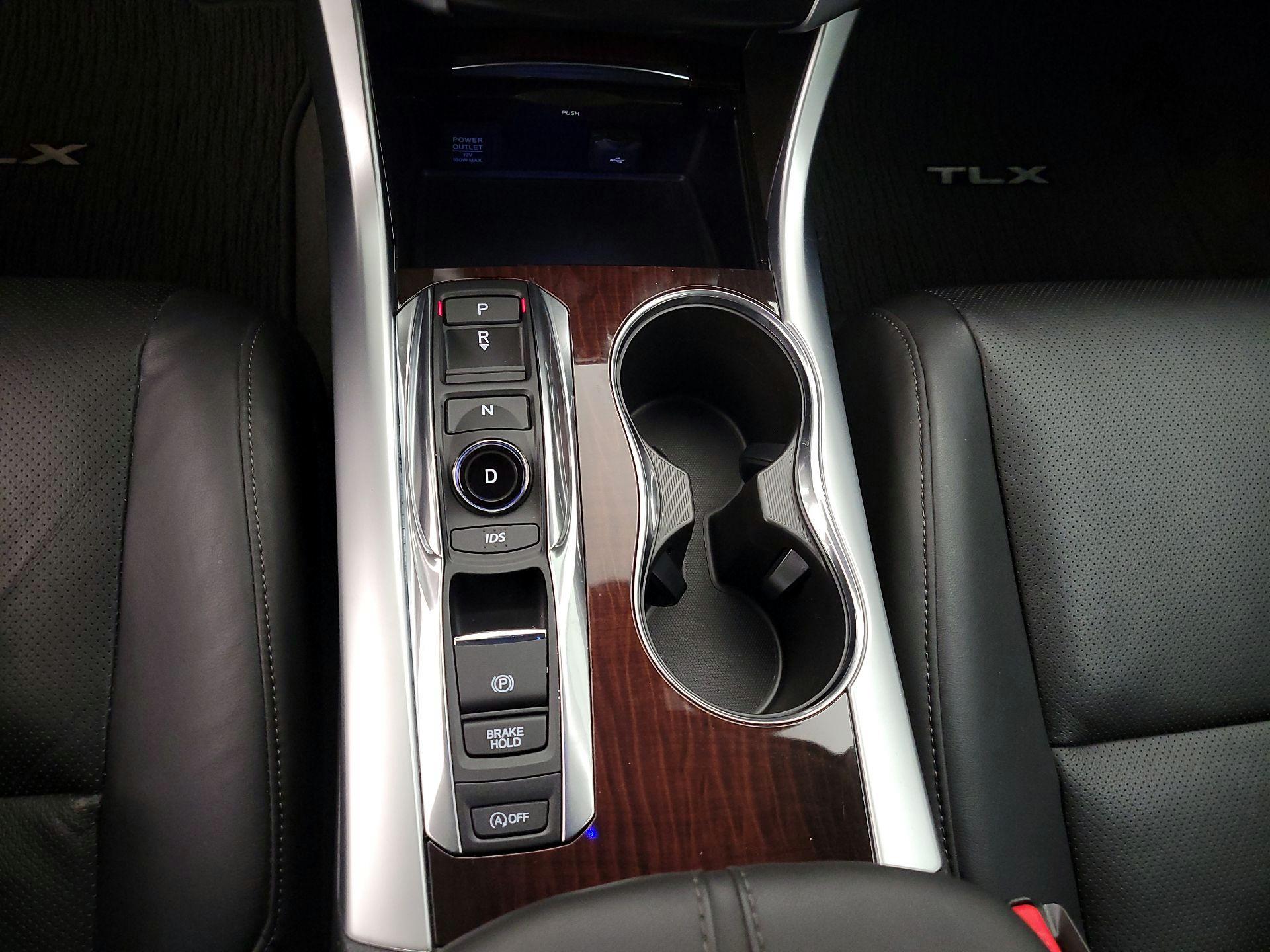 Thumbnail: 2016 Acura TLX - 17