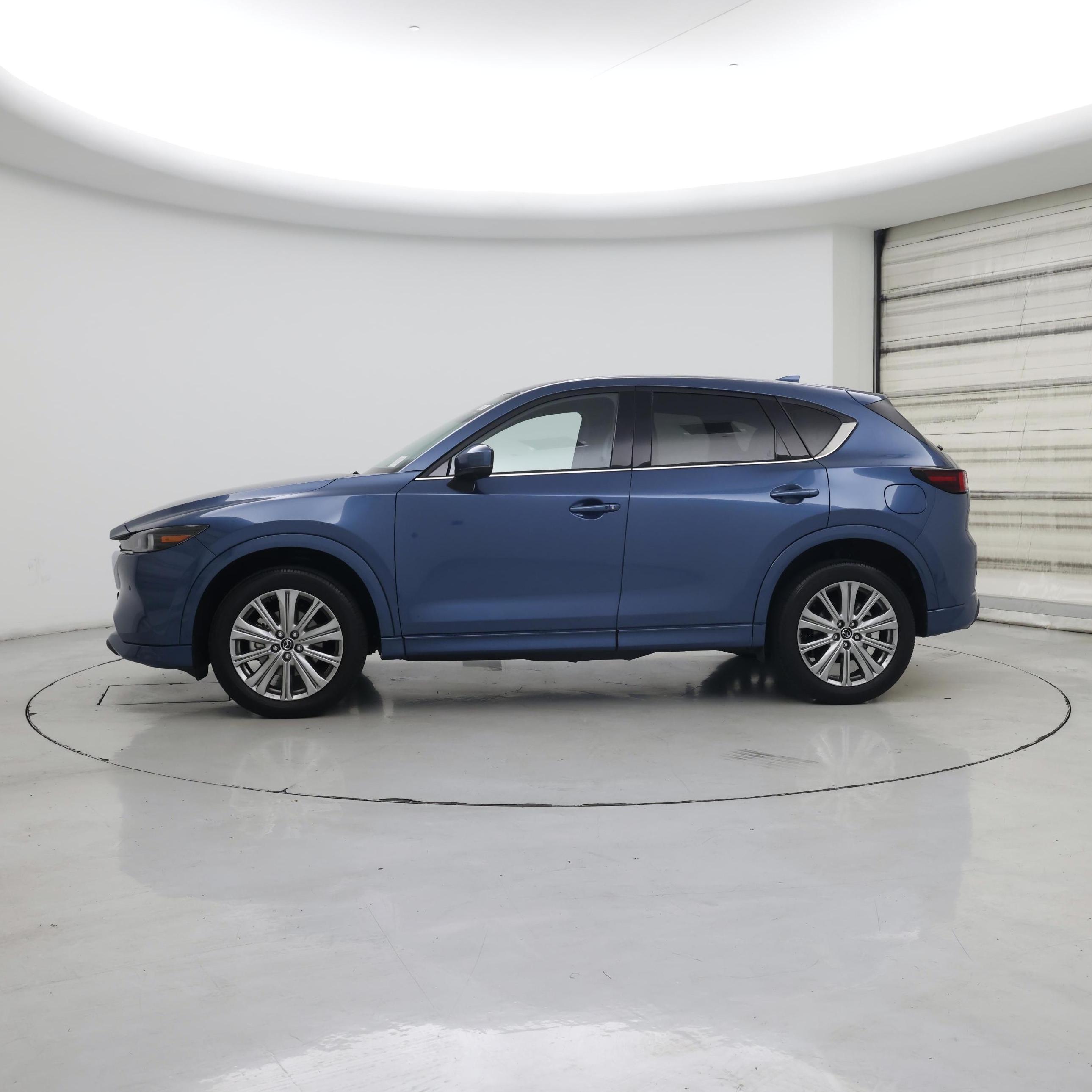 Thumbnail: 2023 Mazda CX-5 - 3