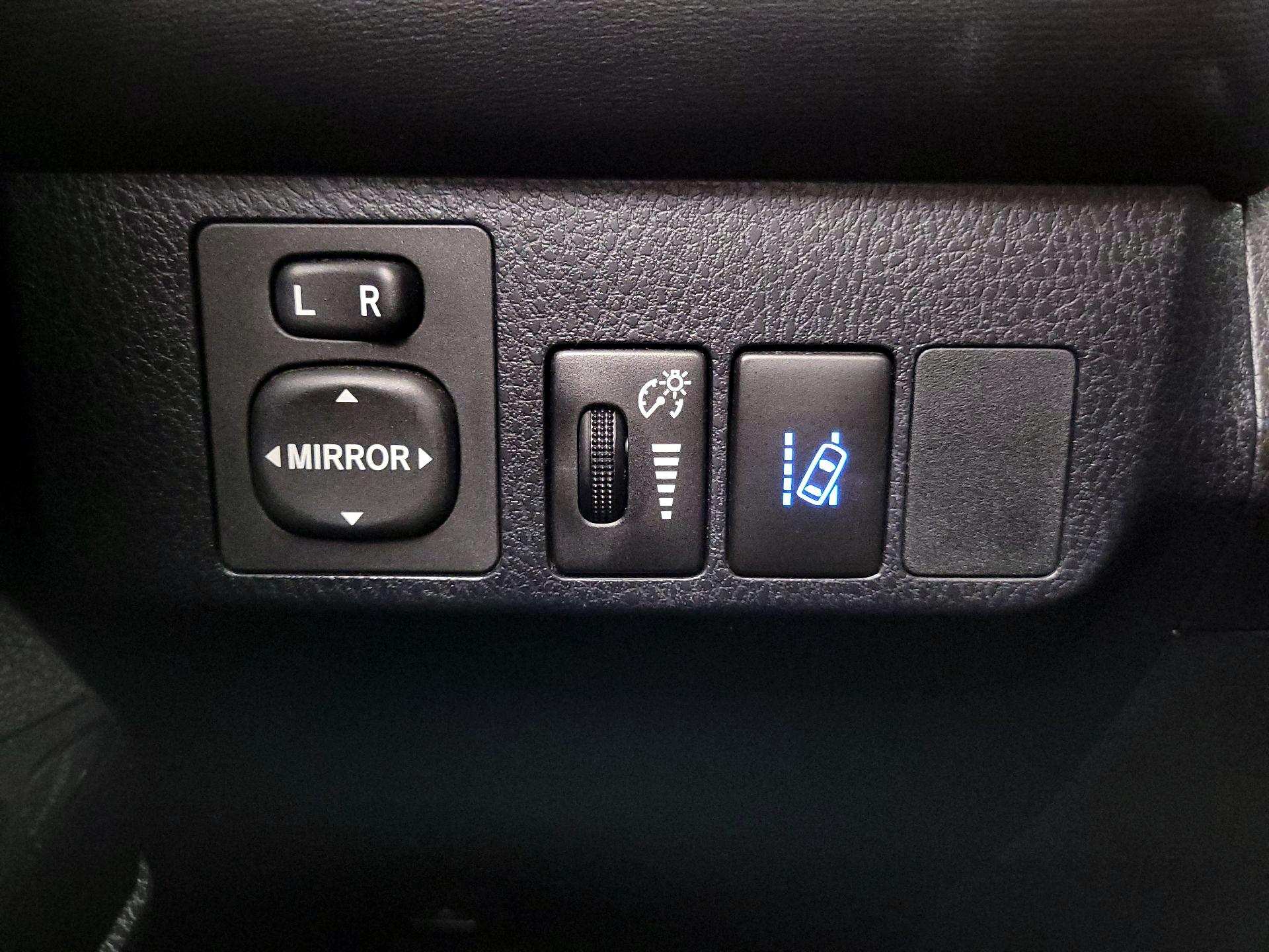 Thumbnail: 2017 Toyota RAV4 - 13