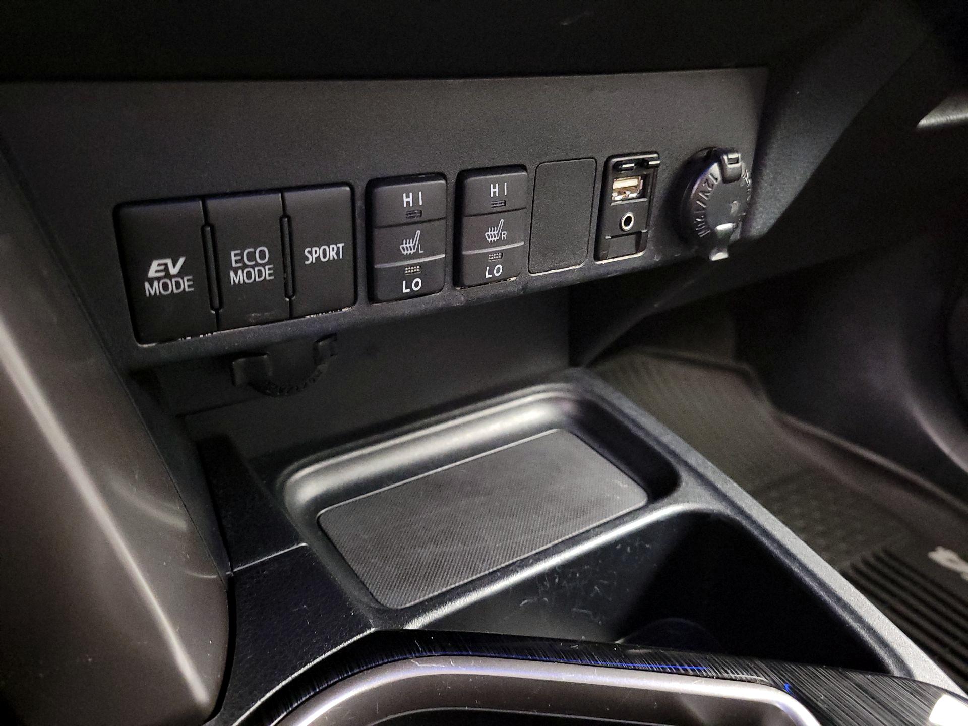 Thumbnail: 2017 Toyota RAV4 - 19