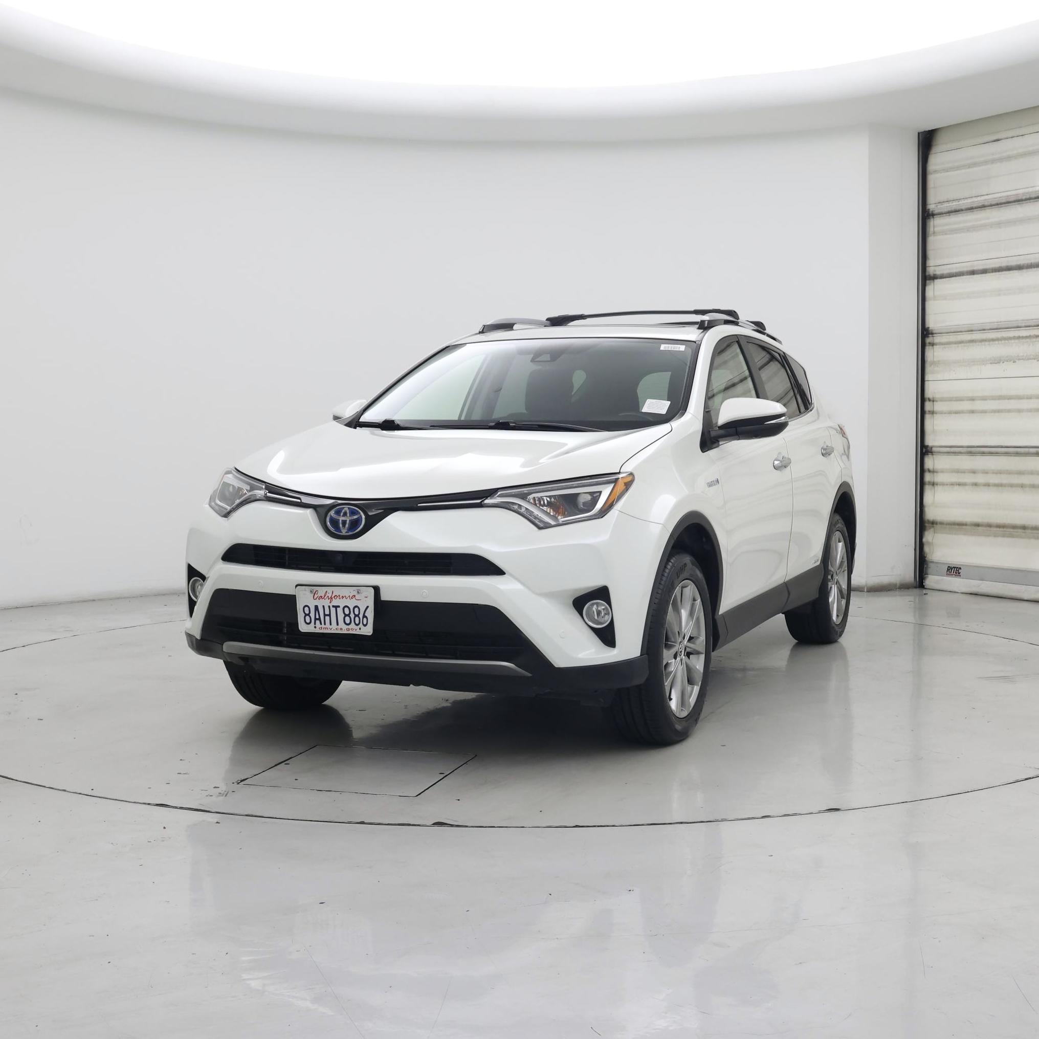 Thumbnail: 2017 Toyota RAV4 - 4
