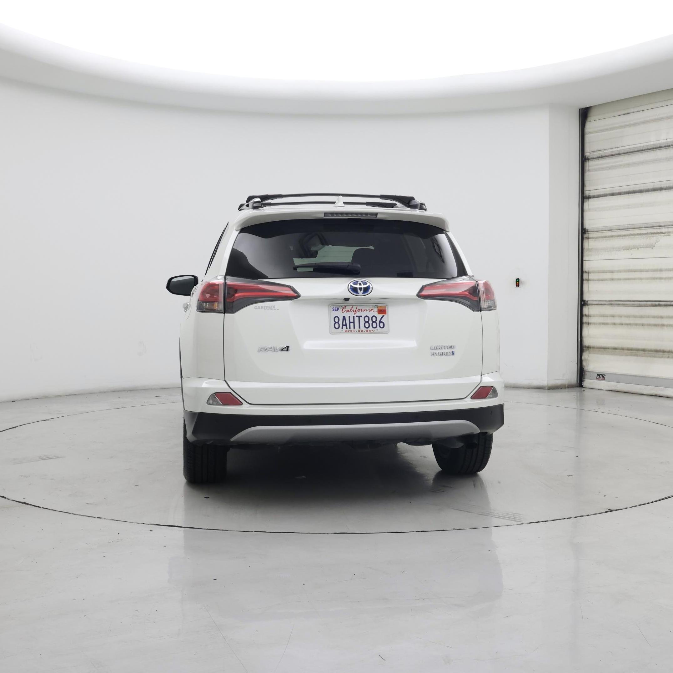 Thumbnail: 2017 Toyota RAV4 - 6