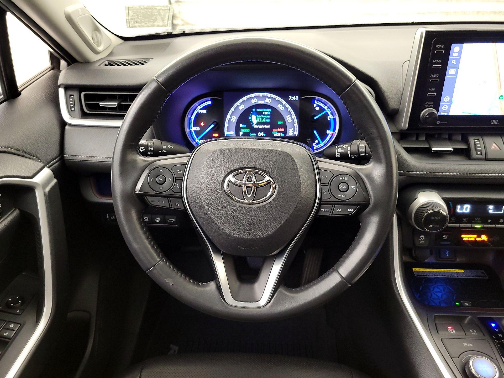 Thumbnail: 2020 Toyota RAV4 - 10