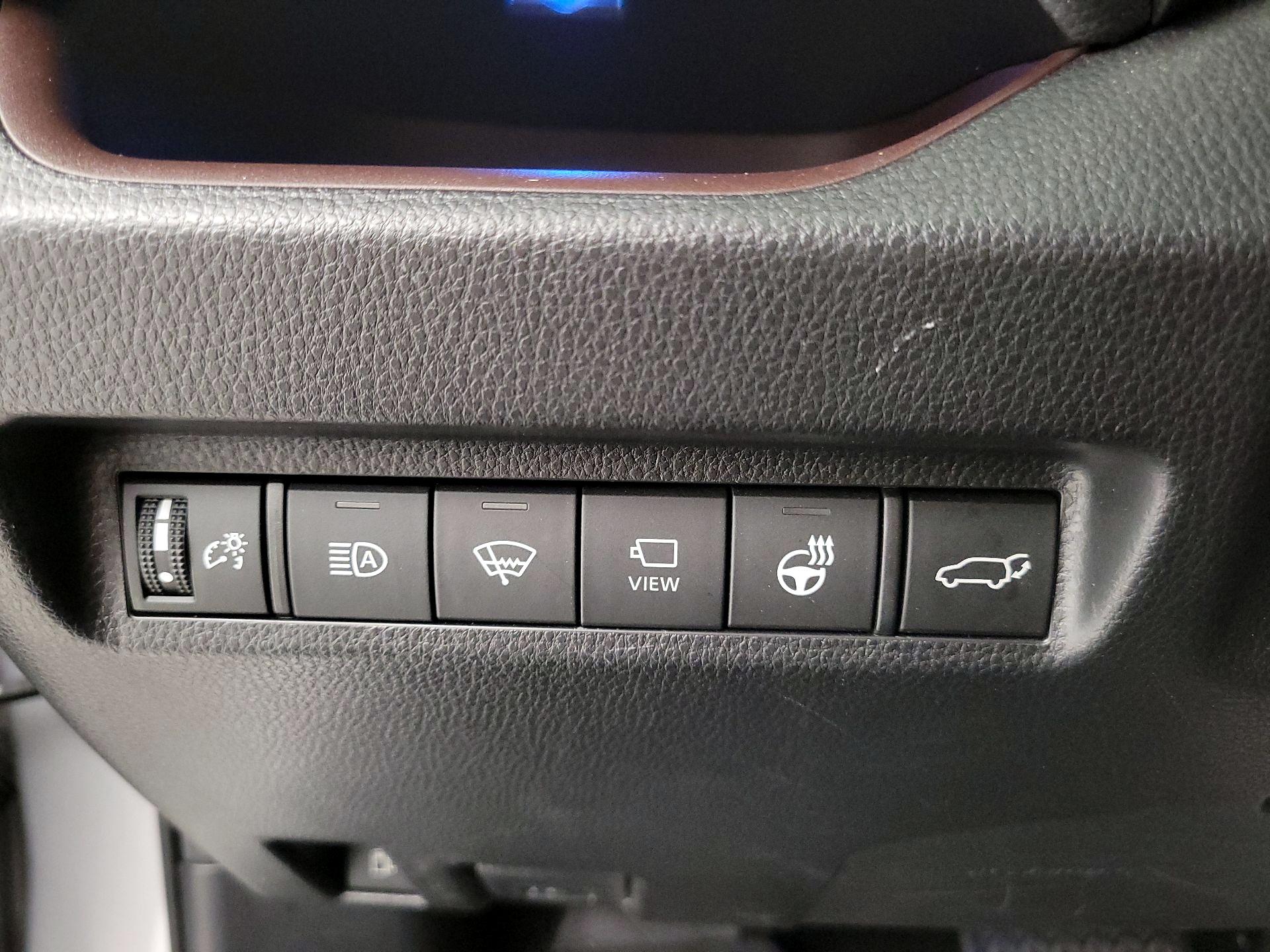 Thumbnail: 2020 Toyota RAV4 - 13