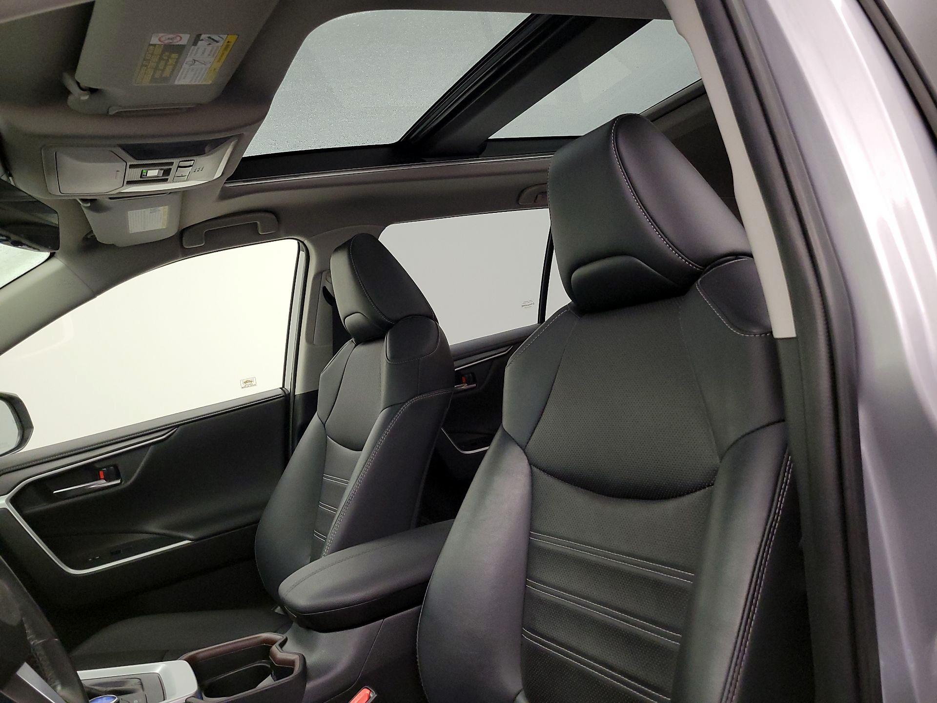 Thumbnail: 2020 Toyota RAV4 - 20