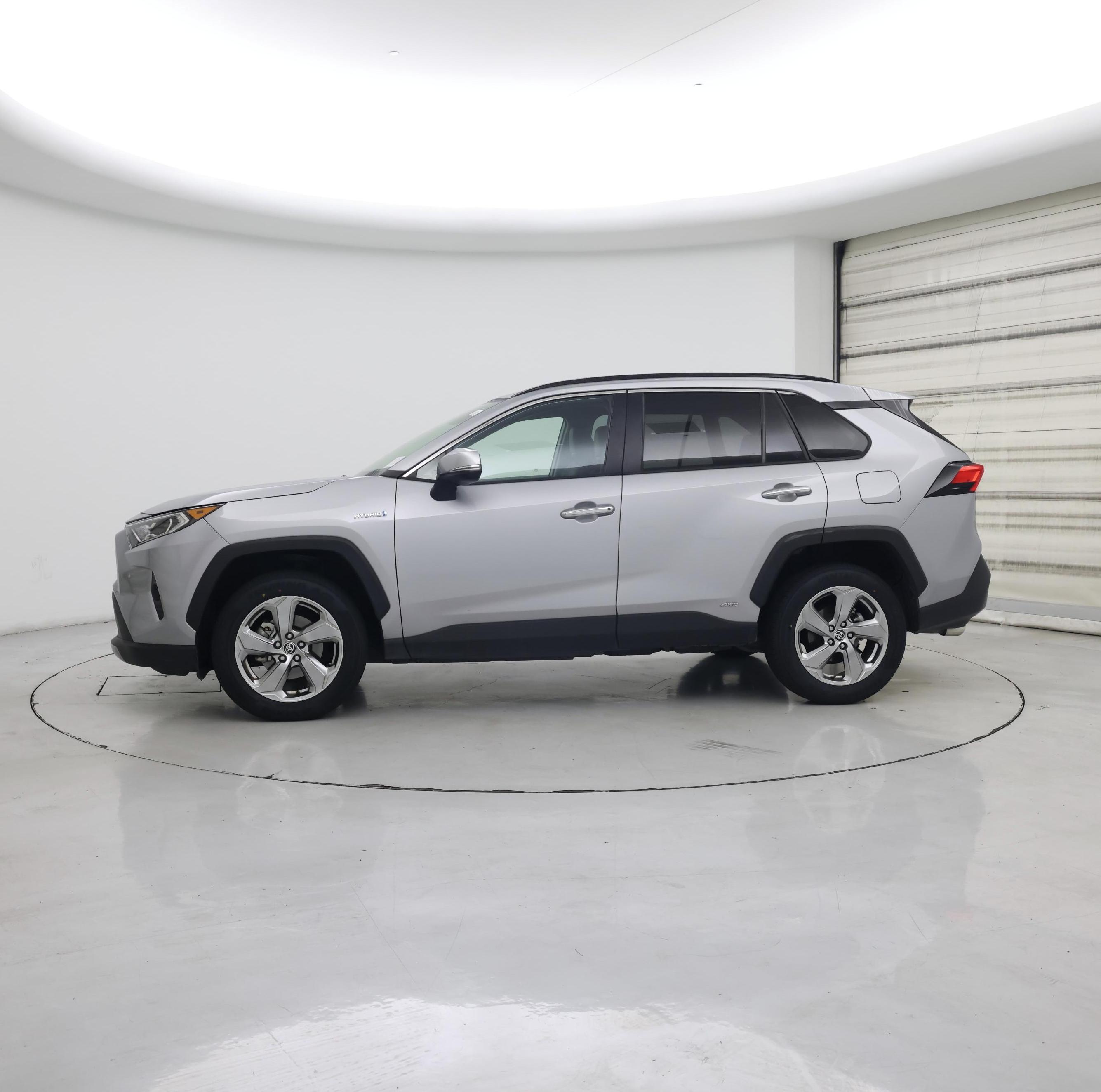Thumbnail: 2020 Toyota RAV4 - 3