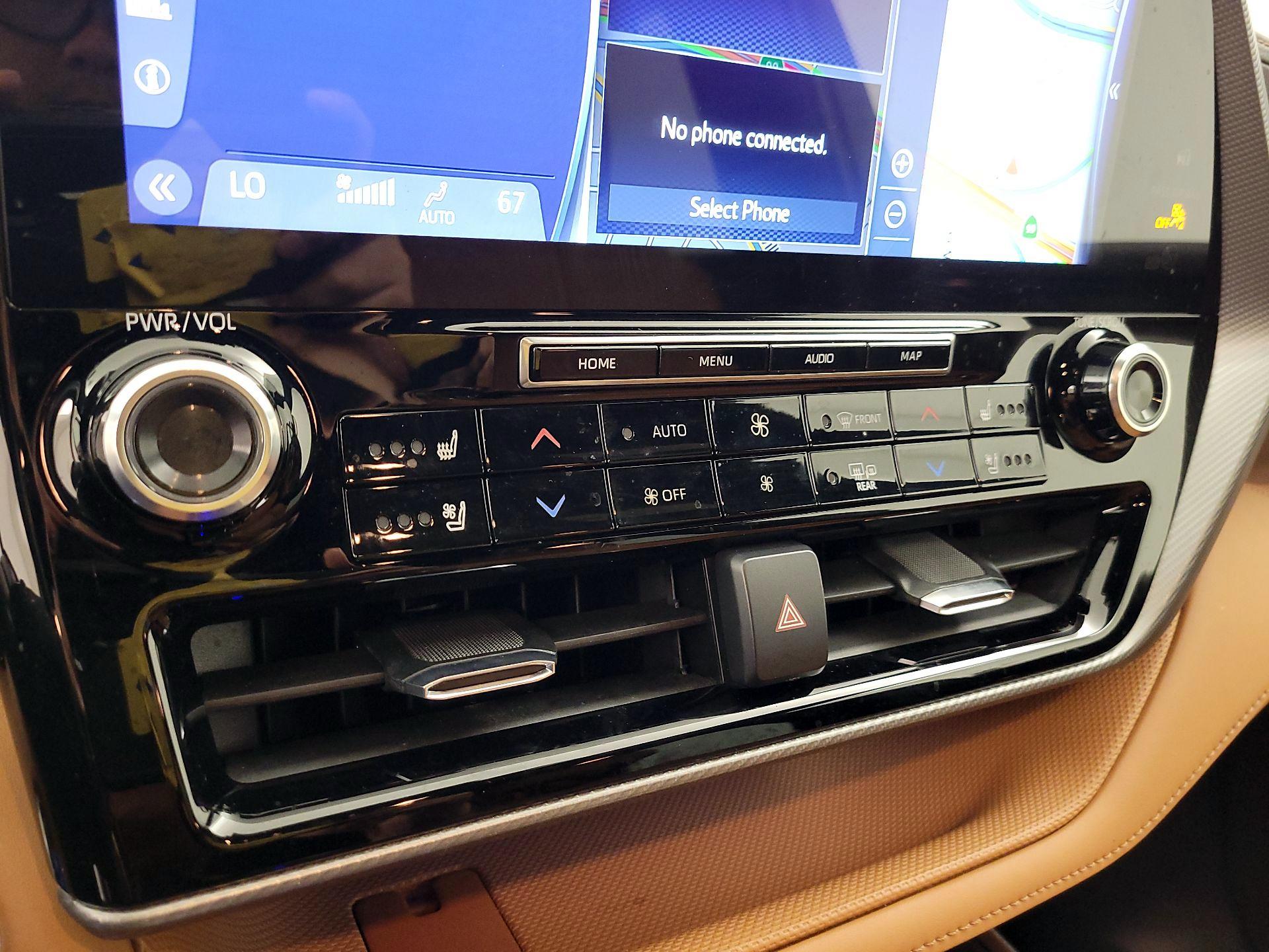 Thumbnail: 2020 Toyota Highlander - 17
