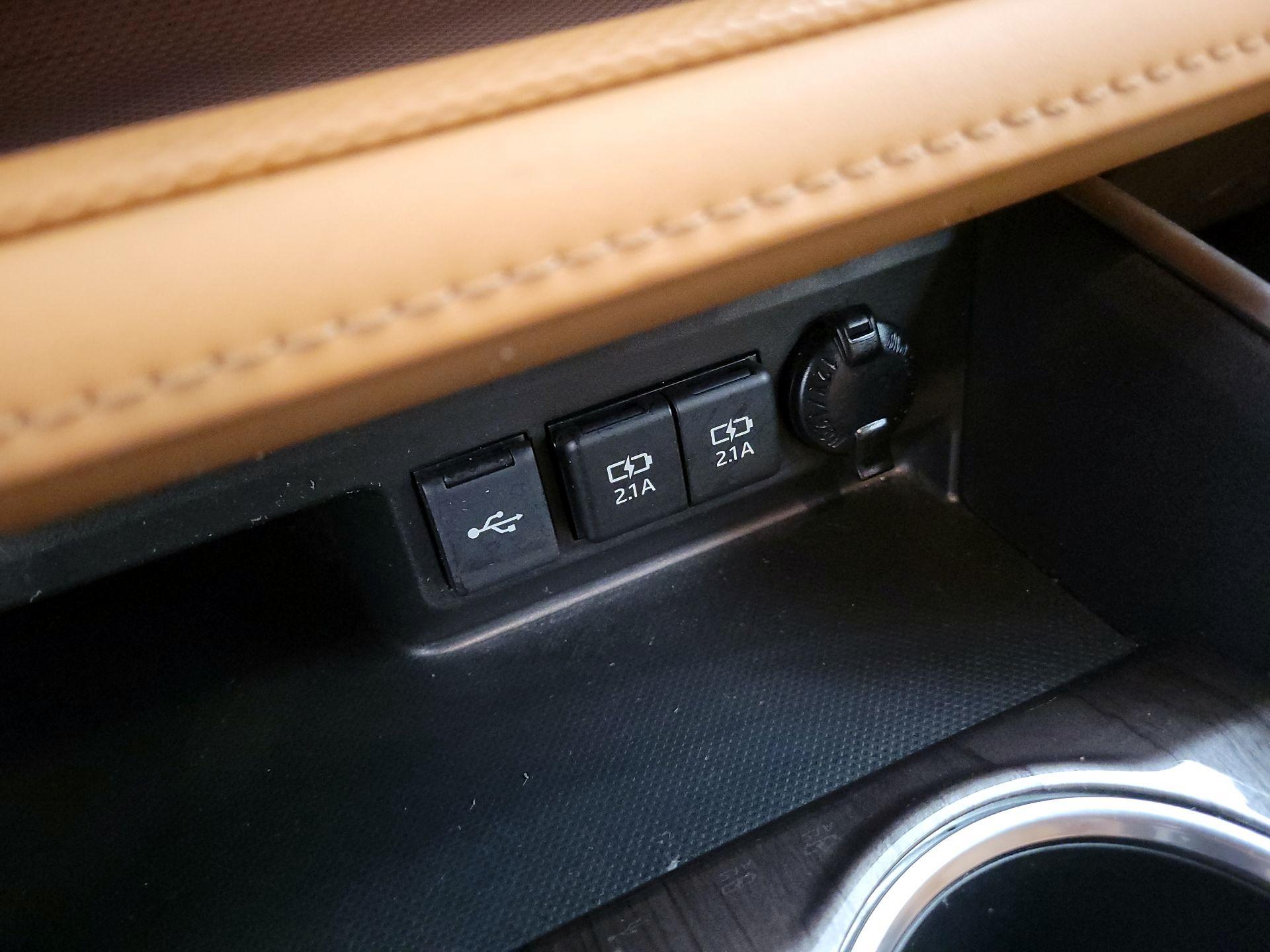 Thumbnail: 2020 Toyota Highlander - 19