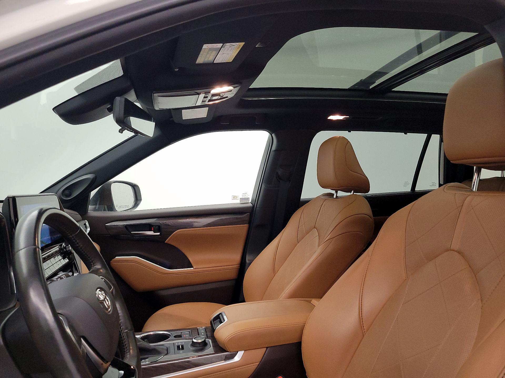 Thumbnail: 2020 Toyota Highlander - 20