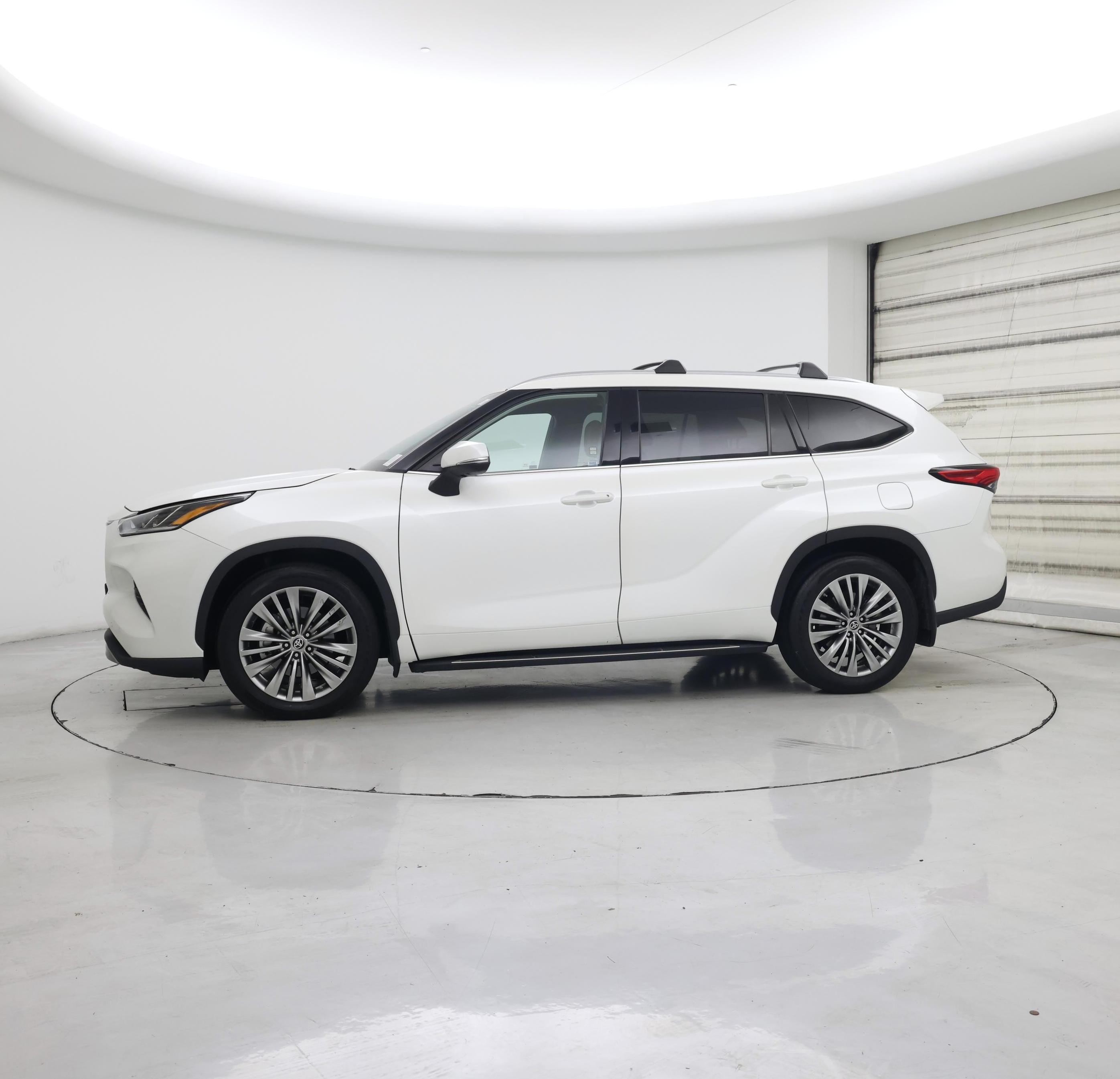 Thumbnail: 2020 Toyota Highlander - 3