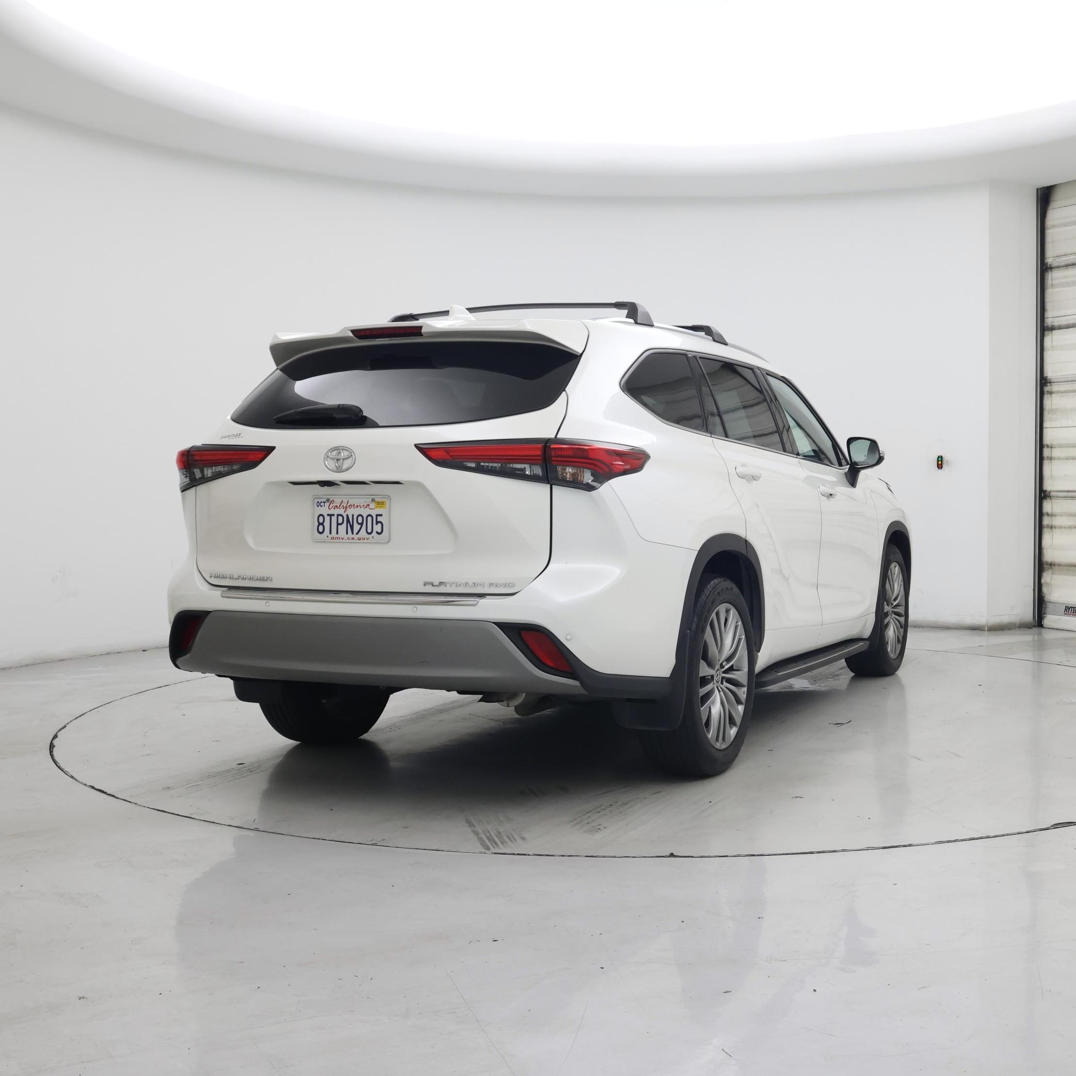 Thumbnail: 2020 Toyota Highlander - 8