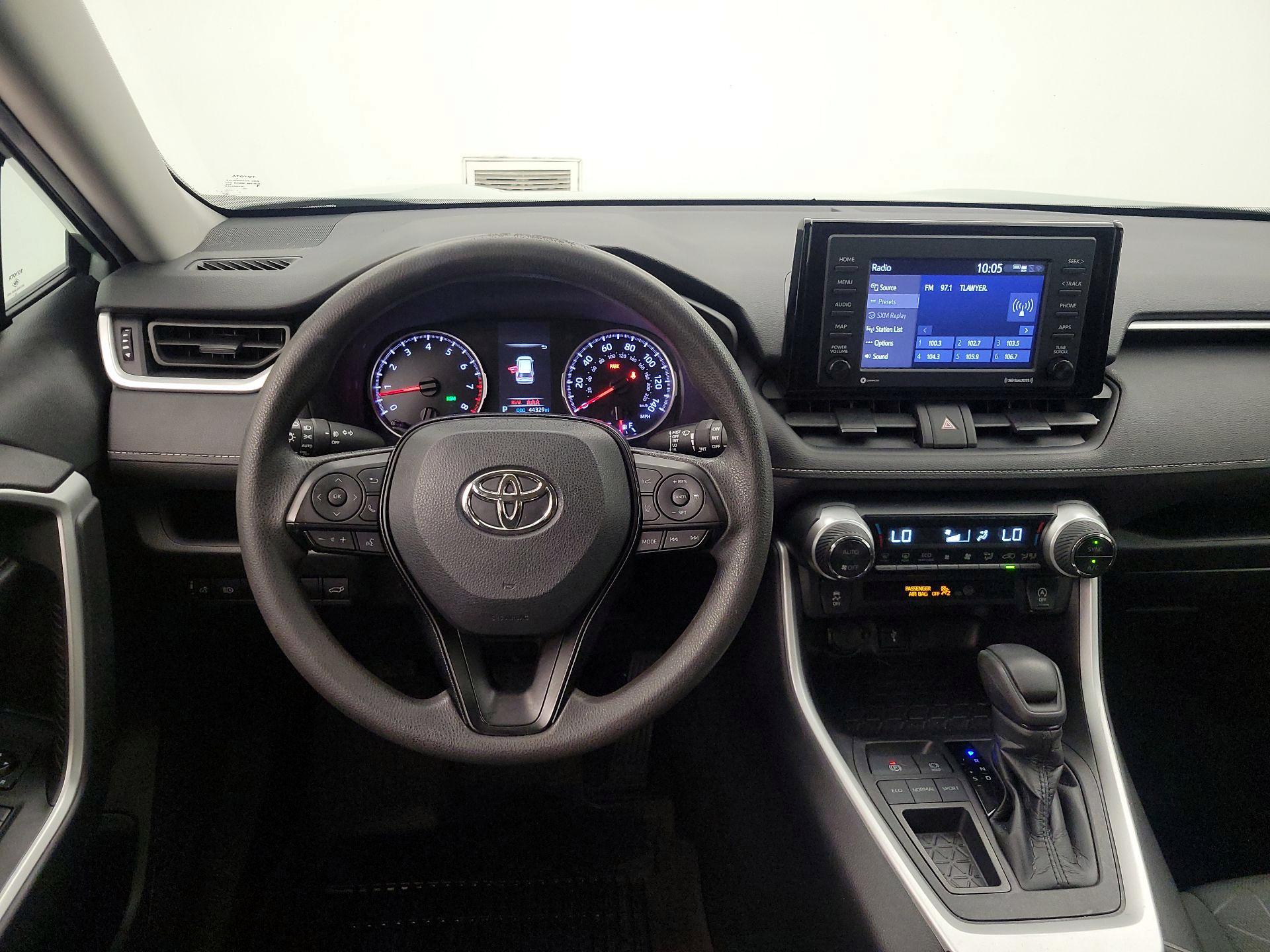 Thumbnail: 2021 Toyota RAV4 - 10