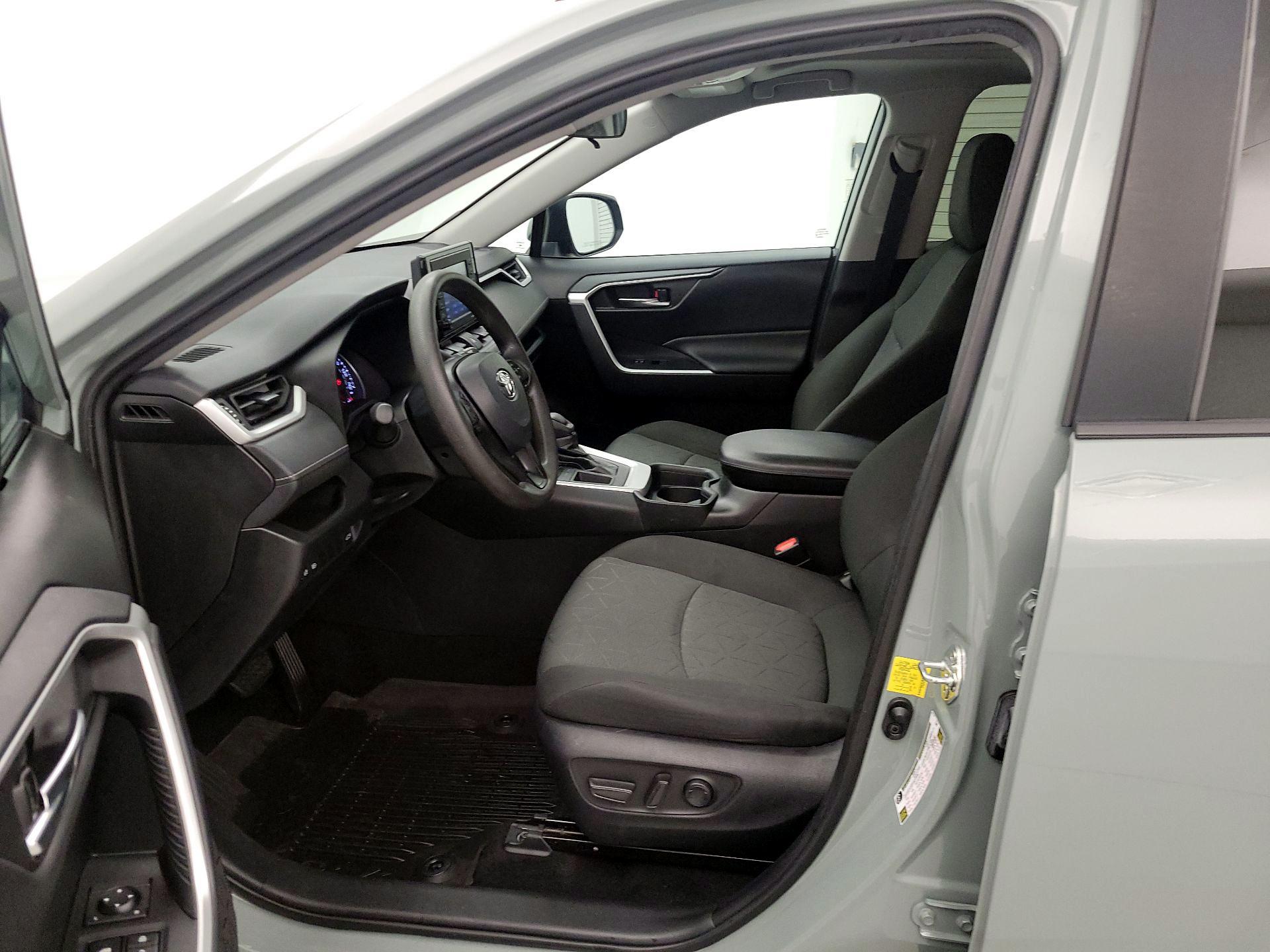 Thumbnail: 2021 Toyota RAV4 - 11
