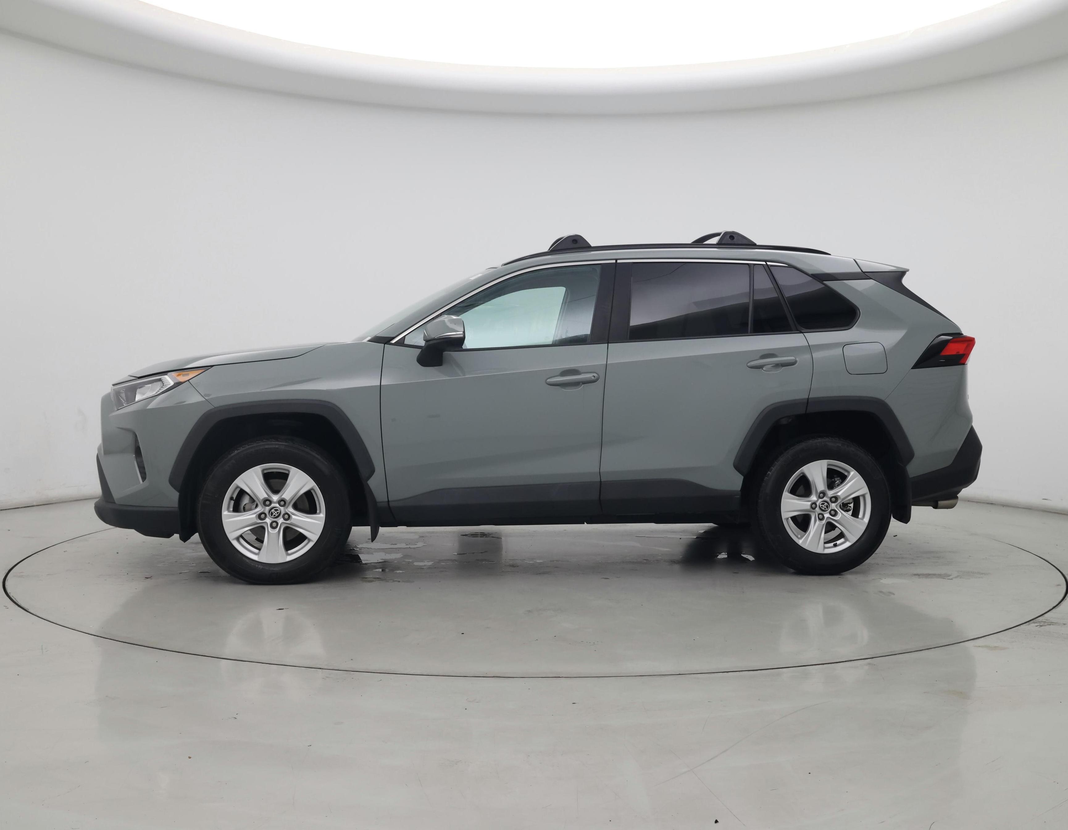 Thumbnail: 2021 Toyota RAV4 - 3