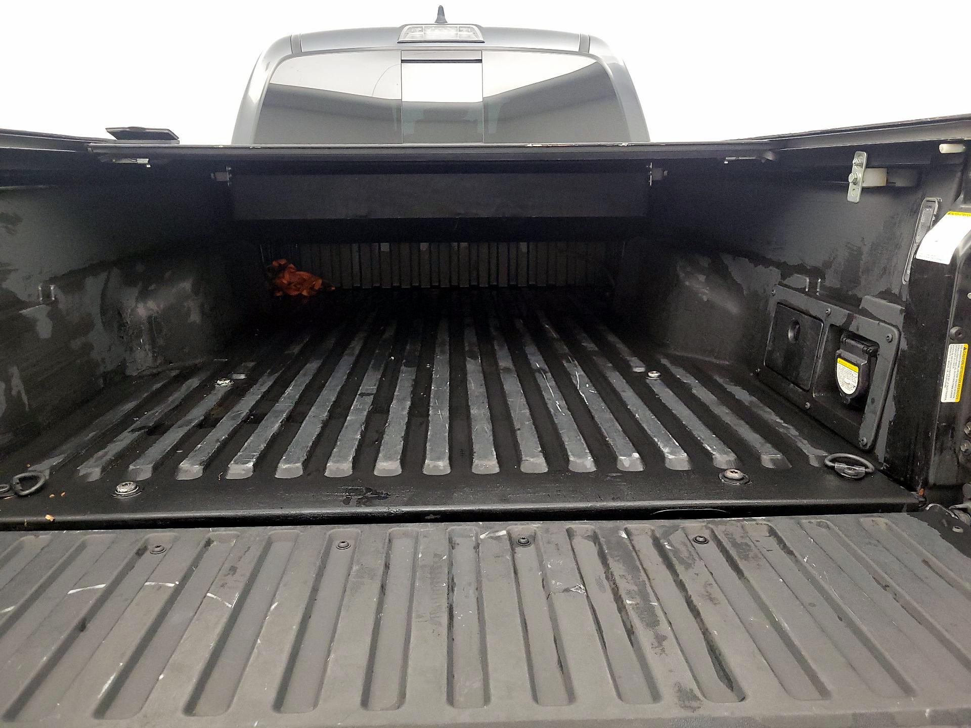 Thumbnail: 2021 Toyota Tacoma - 20