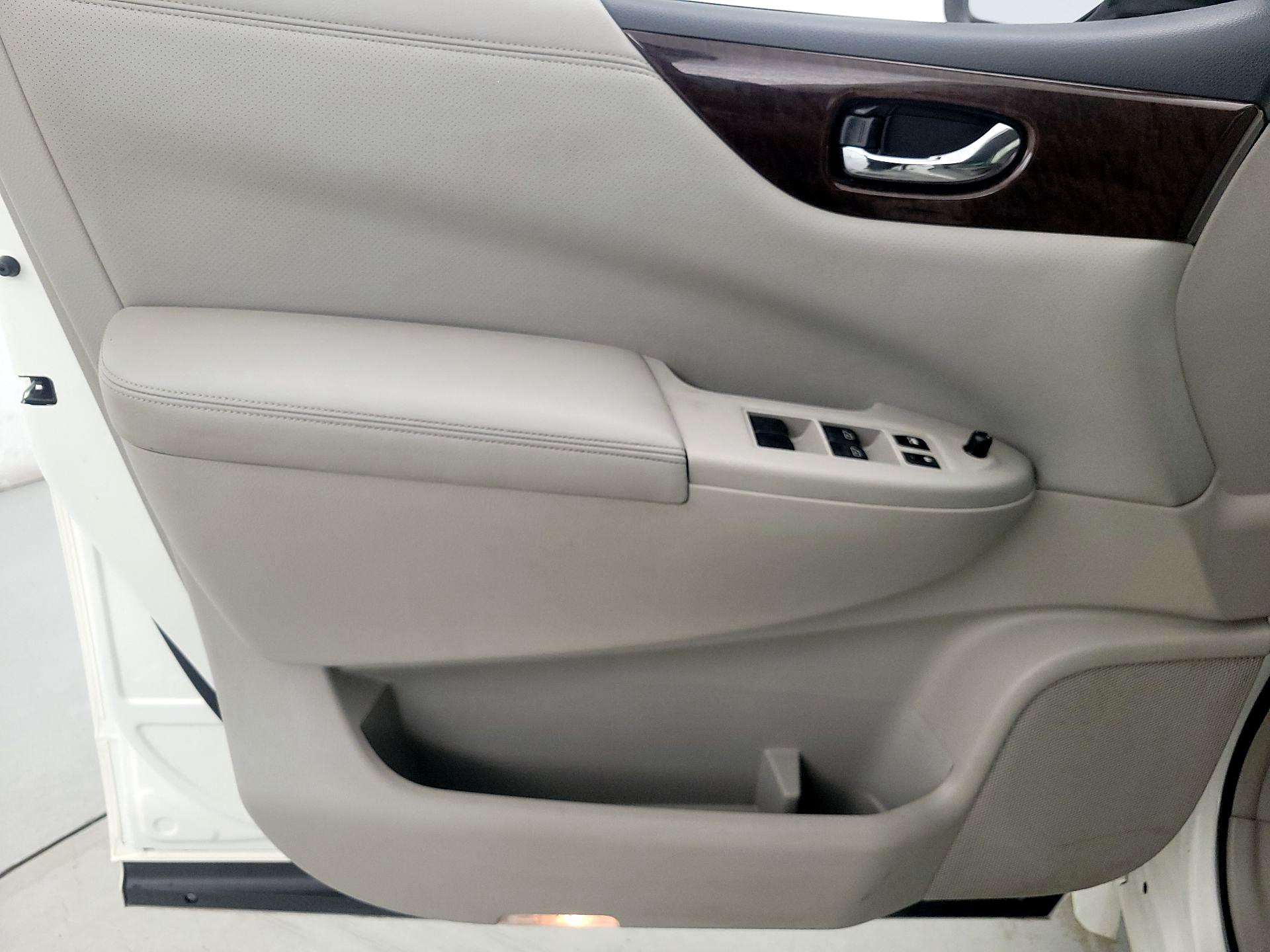 Thumbnail: 2014 Nissan Quest - 12