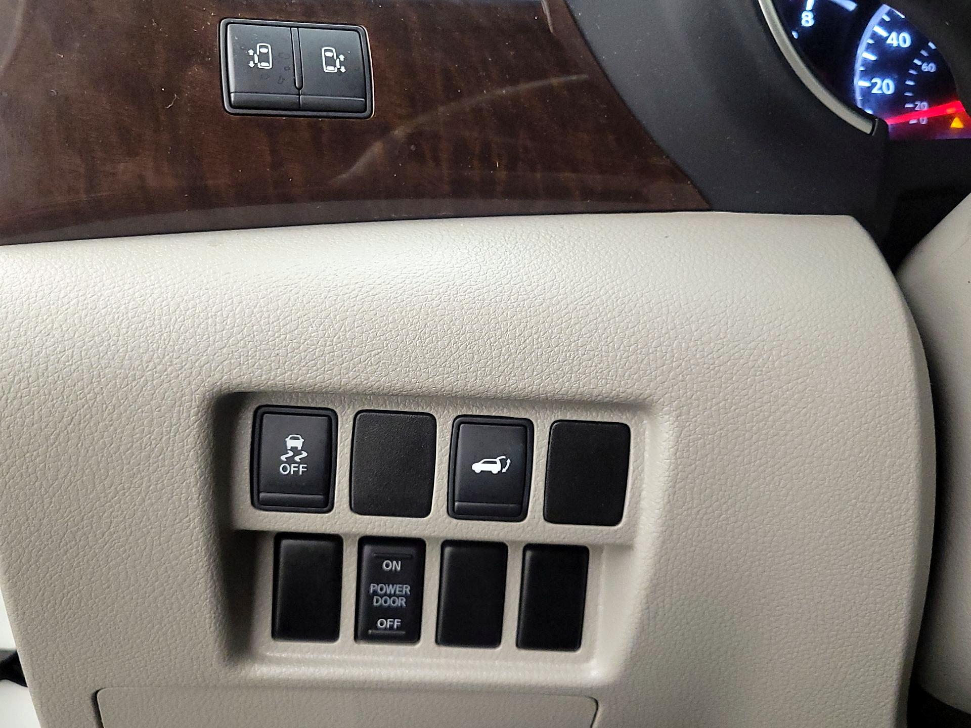 Thumbnail: 2014 Nissan Quest - 13
