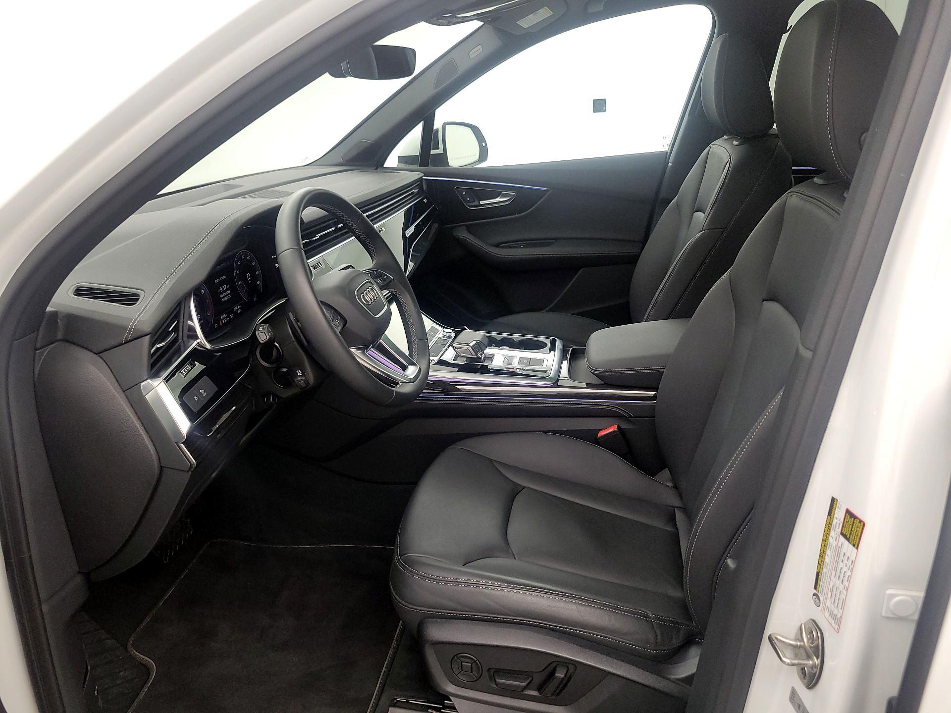 Thumbnail: 2025 Audi Q7 - 11