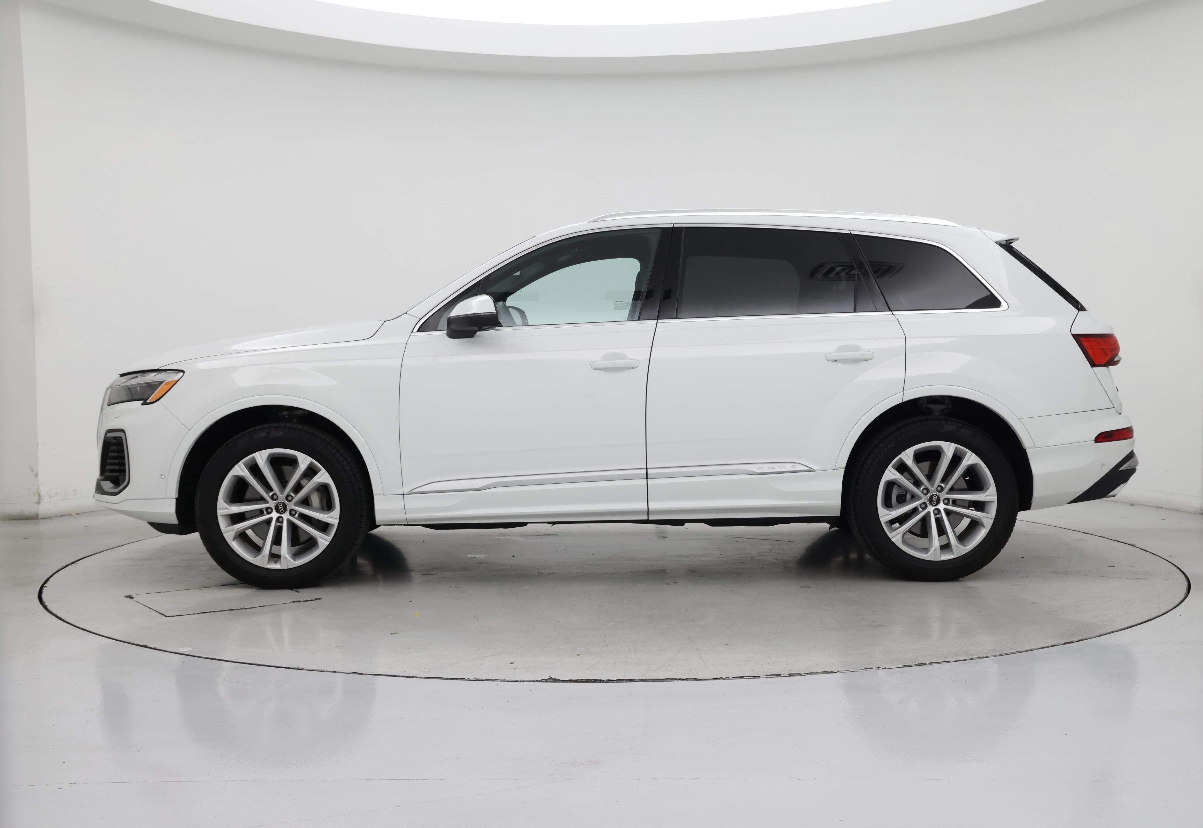 Thumbnail: 2025 Audi Q7 - 3