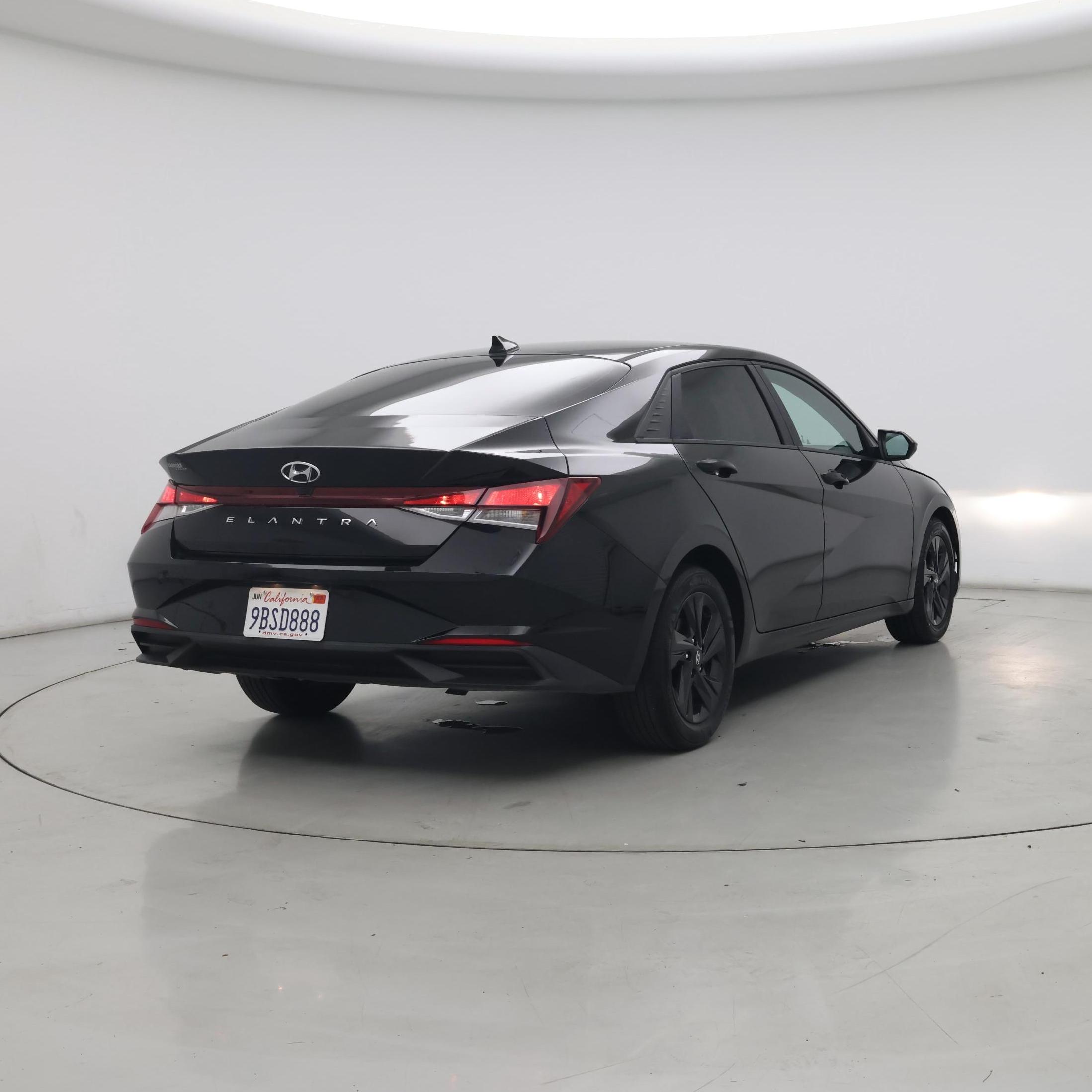 Thumbnail: 2022 Hyundai Elantra - 8