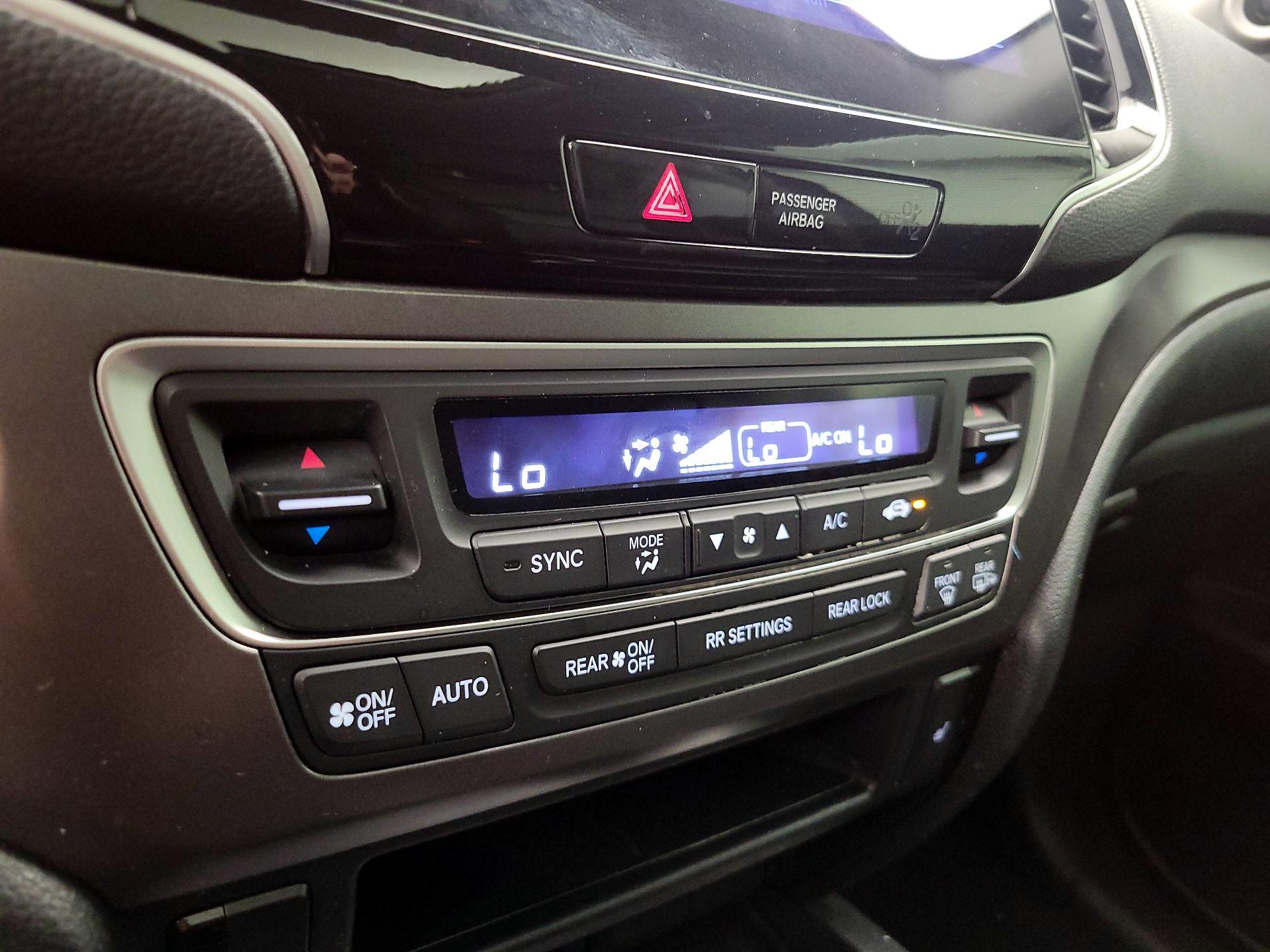 Thumbnail: 2020 Honda Pilot - 16