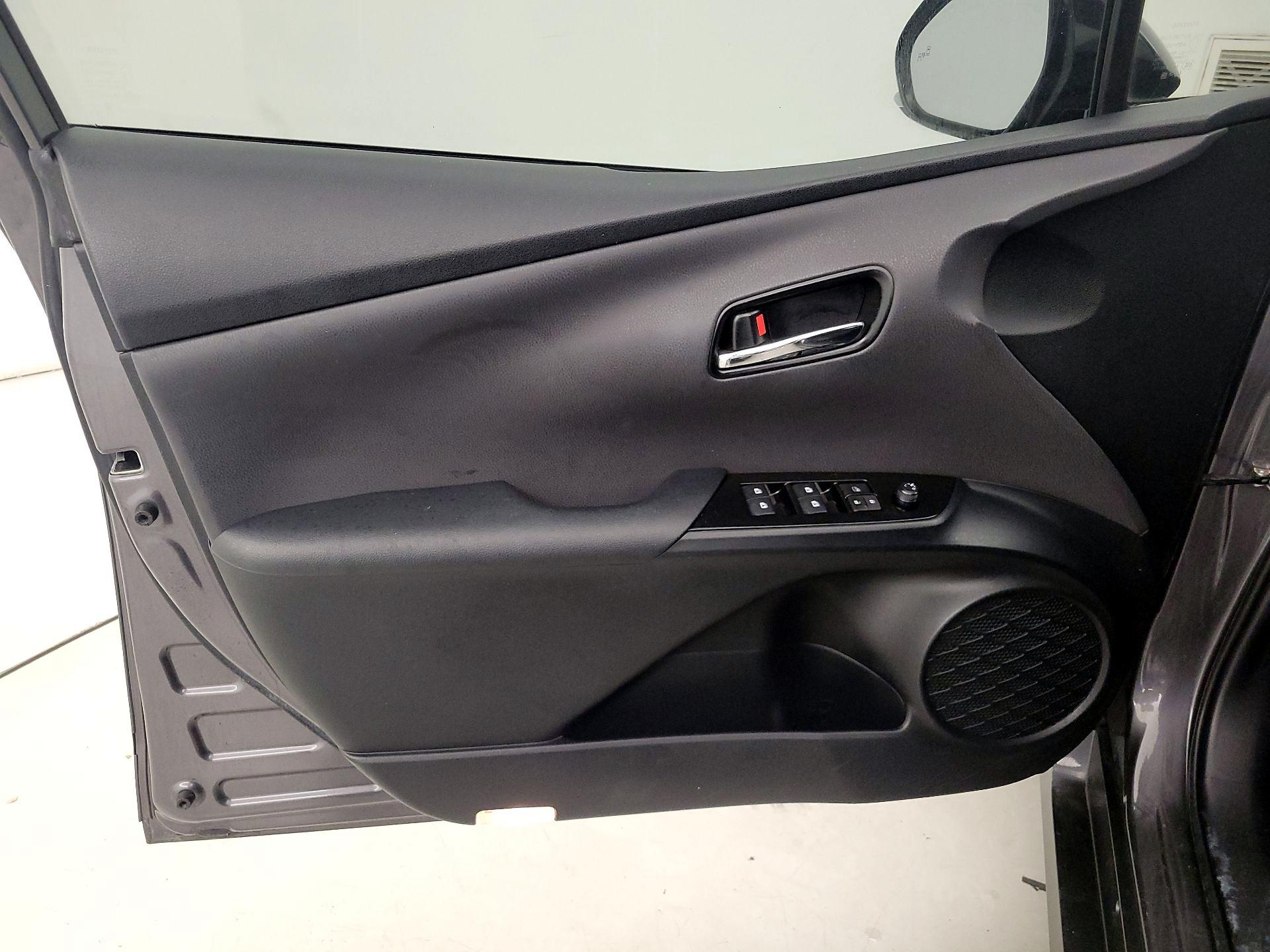 Thumbnail: 2018 Toyota Prius - 12