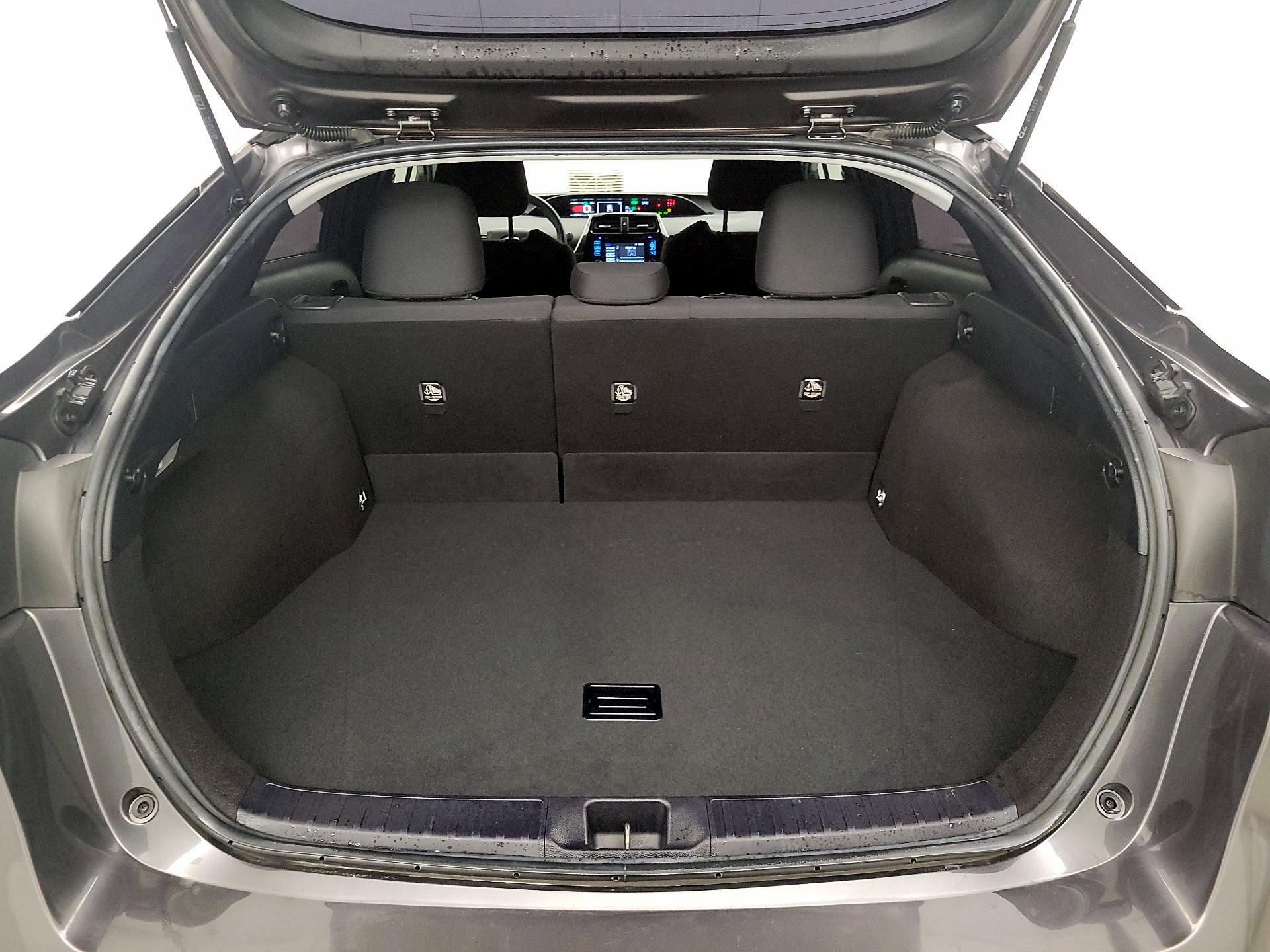 Thumbnail: 2018 Toyota Prius - 20