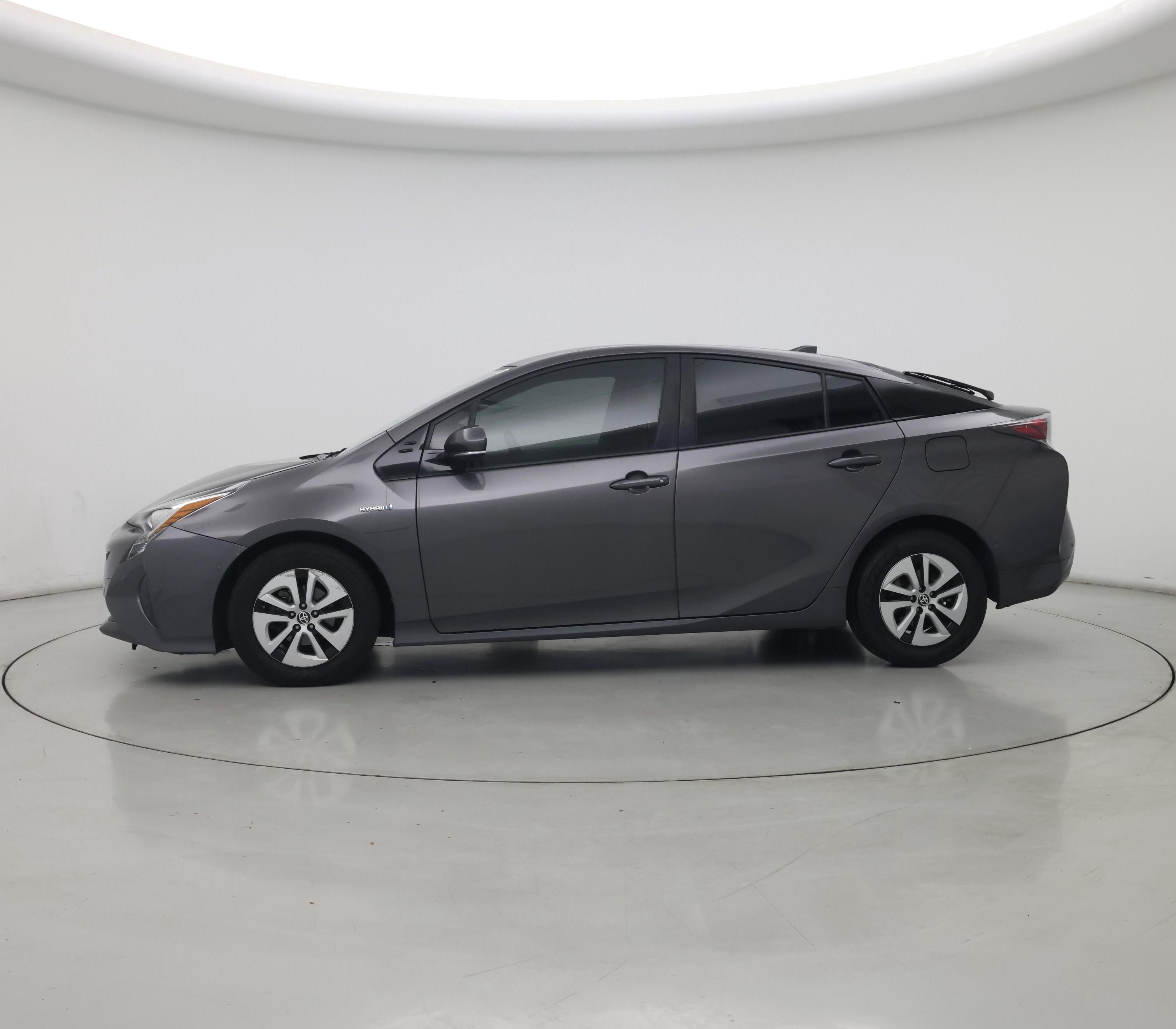 Thumbnail: 2018 Toyota Prius - 3