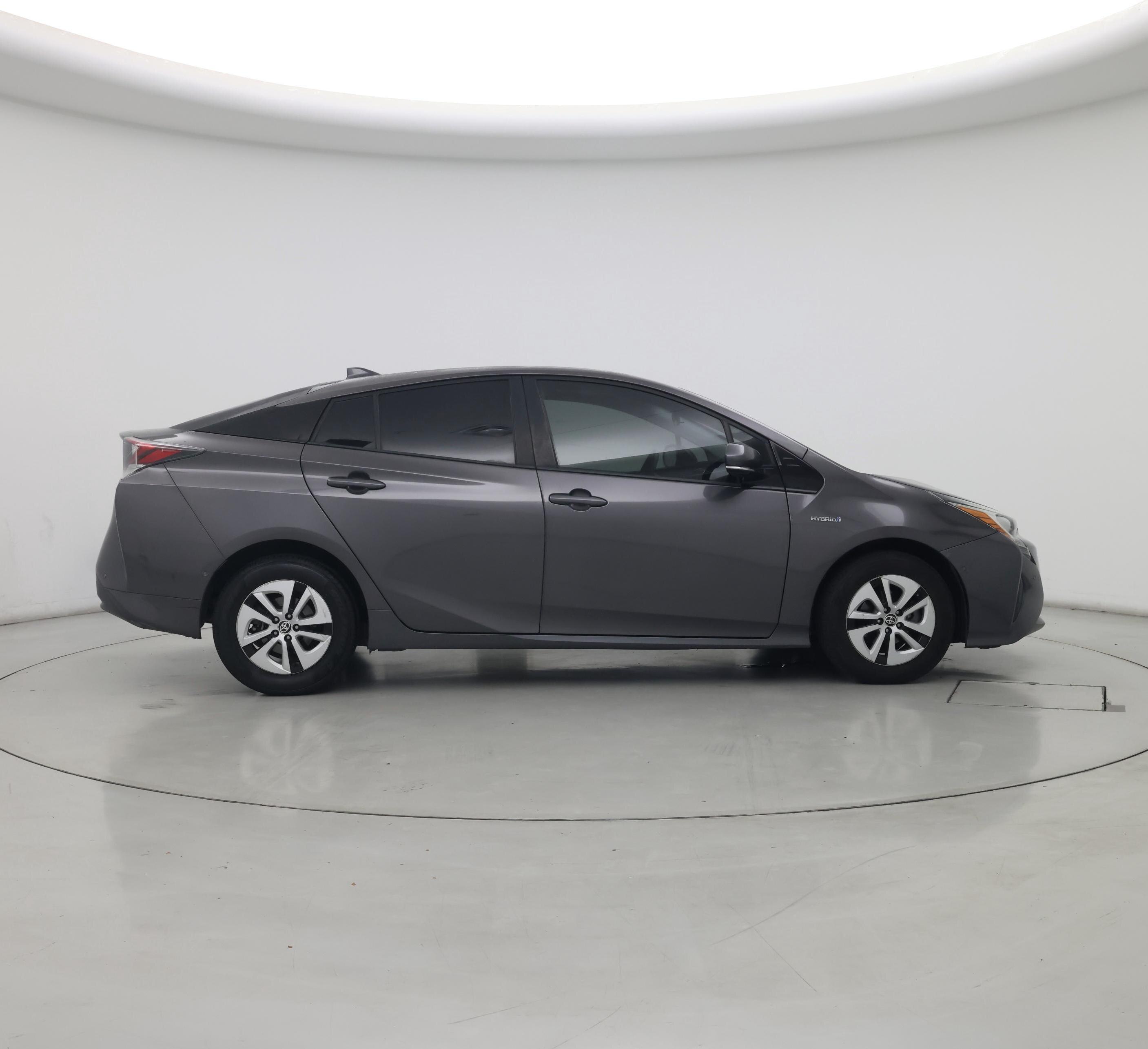 Thumbnail: 2018 Toyota Prius - 7