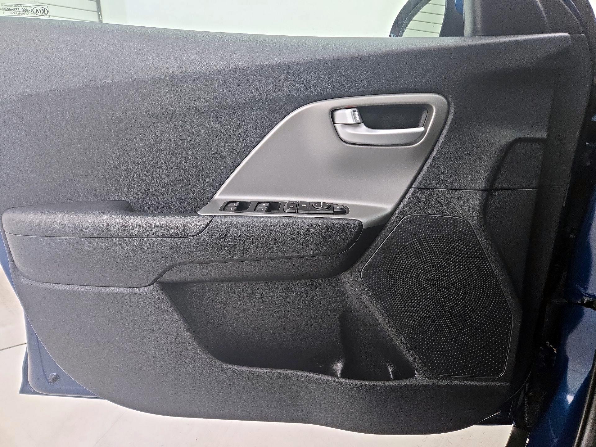 Thumbnail: 2018 Kia Niro - 12
