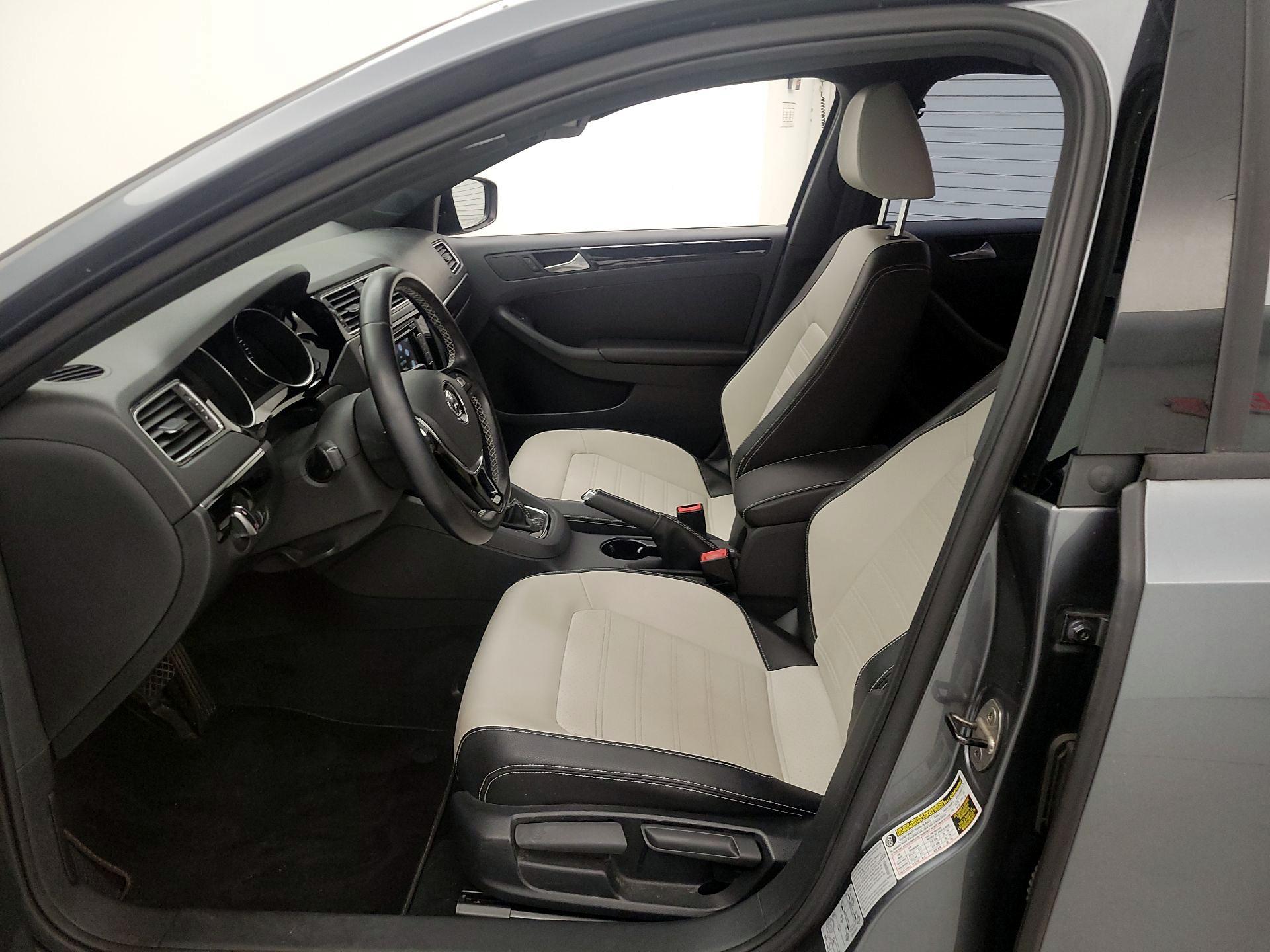 Thumbnail: 2015 Volkswagen Jetta - 11