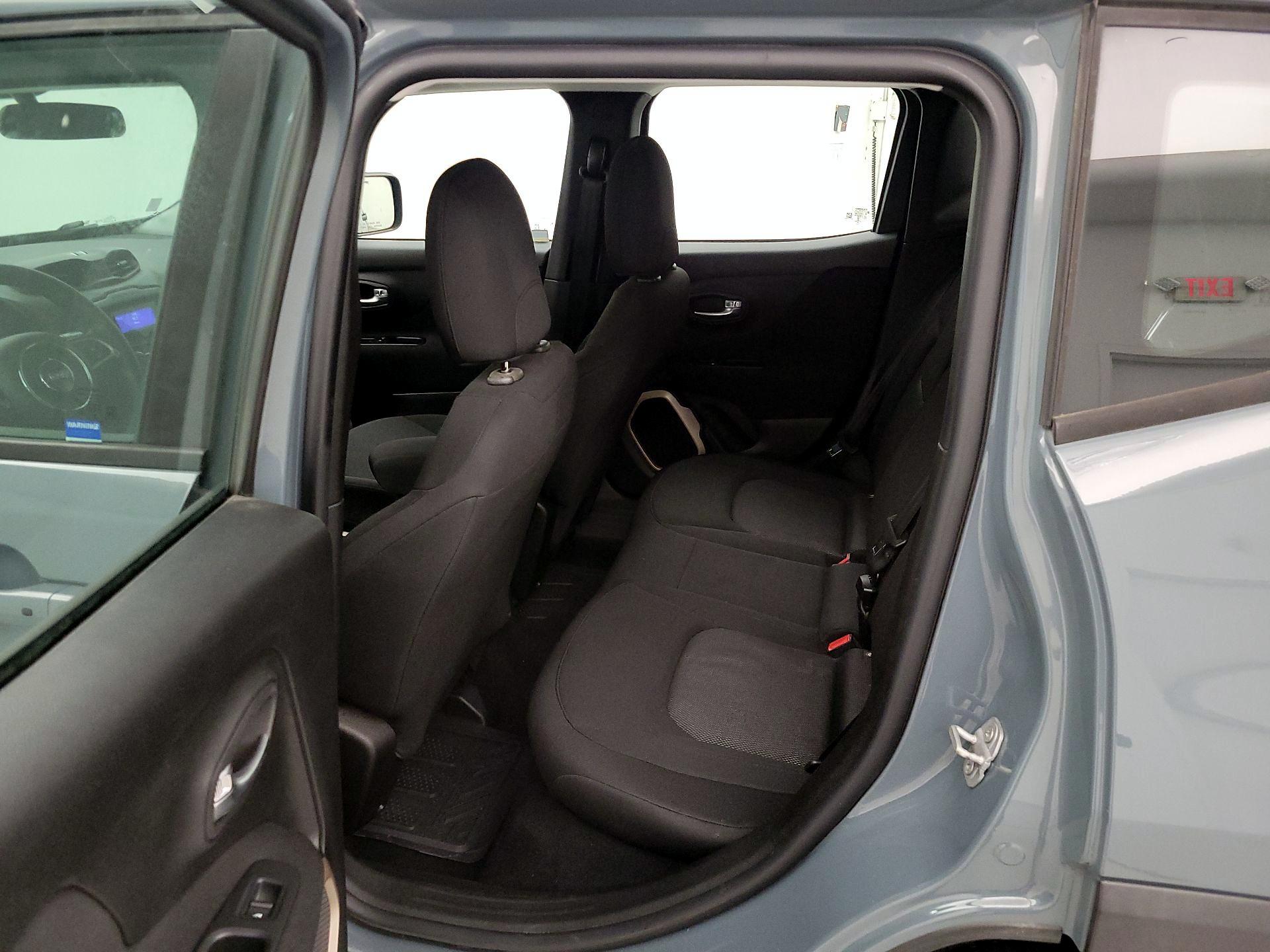 Thumbnail: 2017 Jeep Renegade - 18