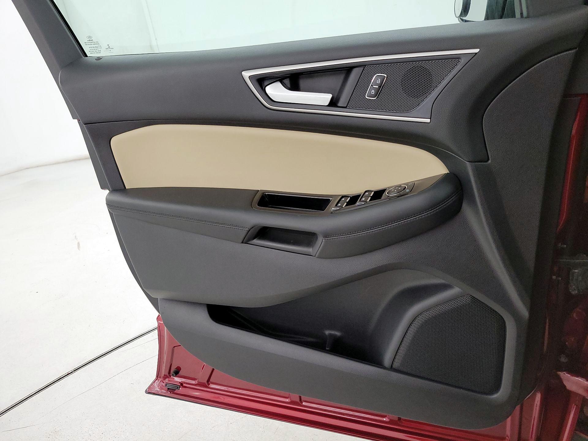 Thumbnail: 2019 Ford Edge - 12