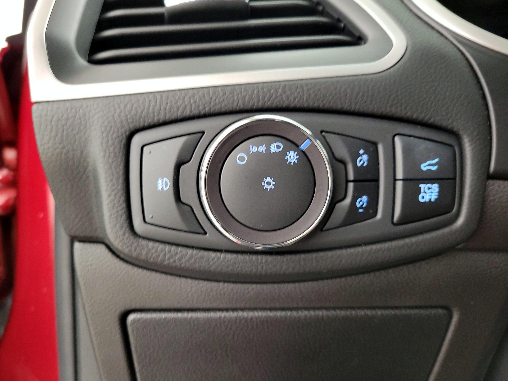 Thumbnail: 2019 Ford Edge - 13