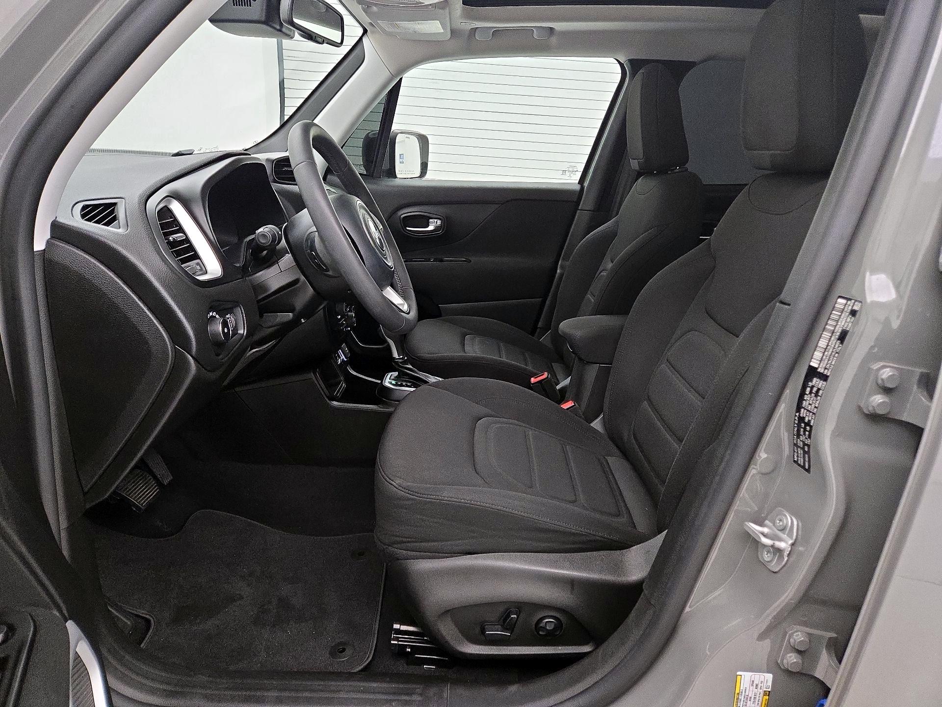 Thumbnail: 2020 Jeep Renegade - 11