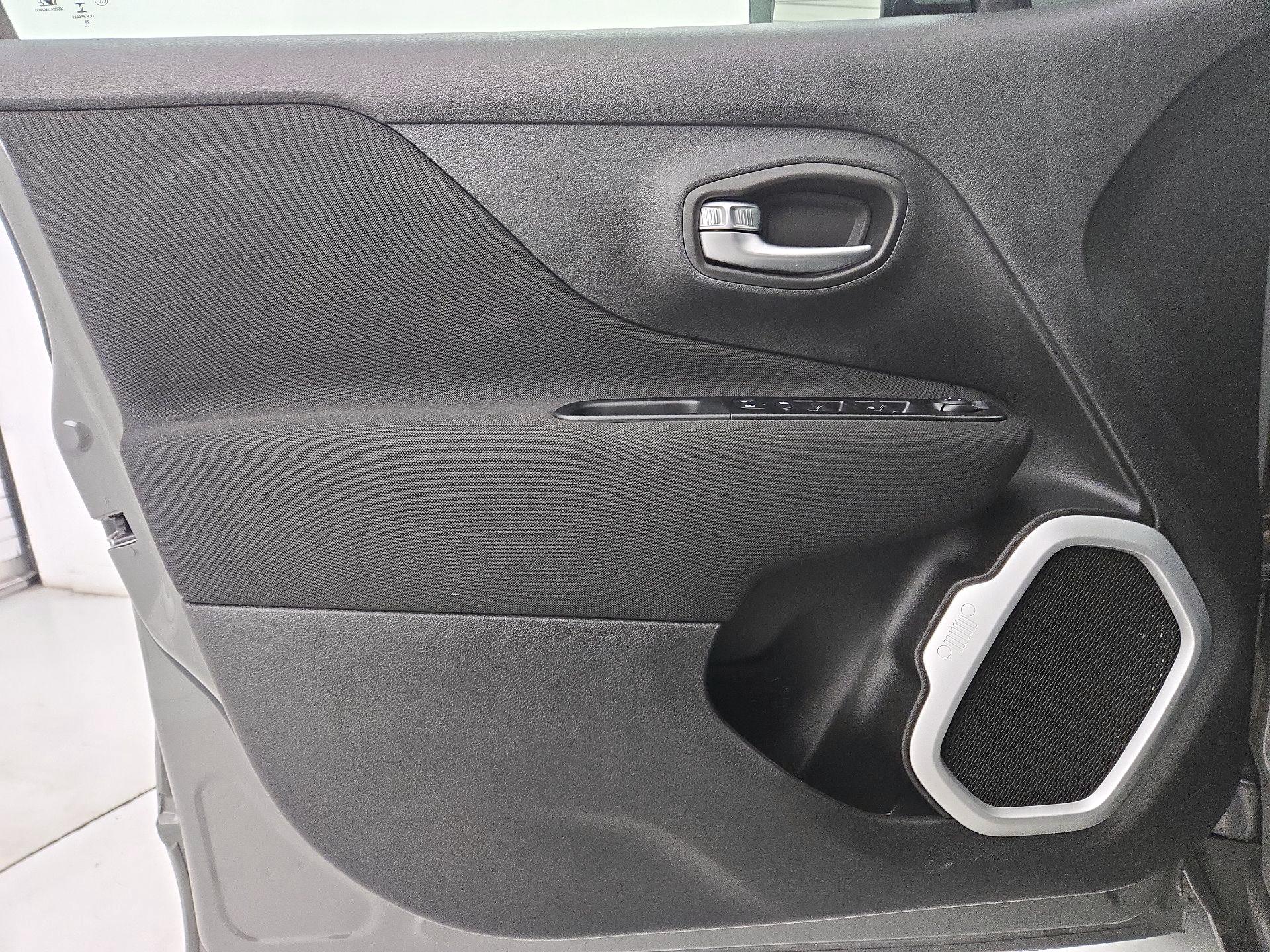 Thumbnail: 2020 Jeep Renegade - 12