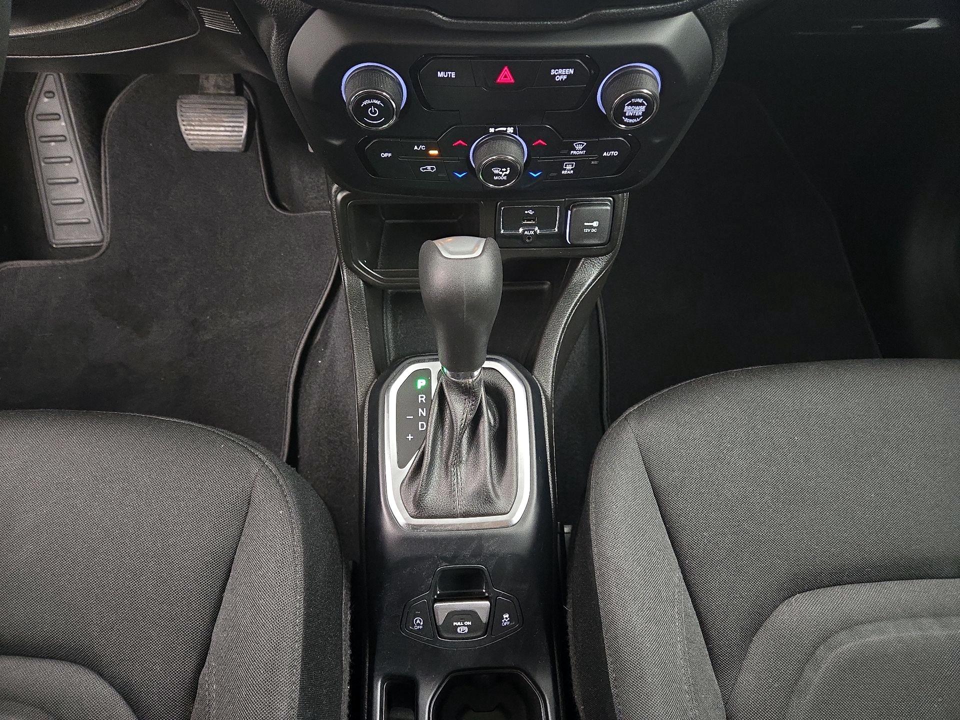 Thumbnail: 2020 Jeep Renegade - 17