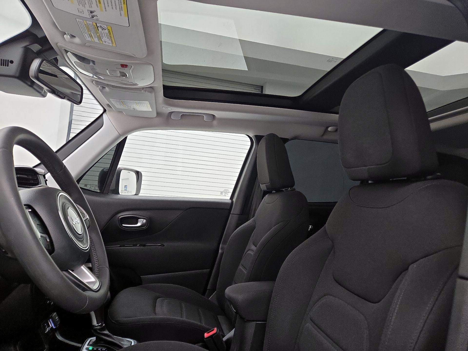 Thumbnail: 2020 Jeep Renegade - 19