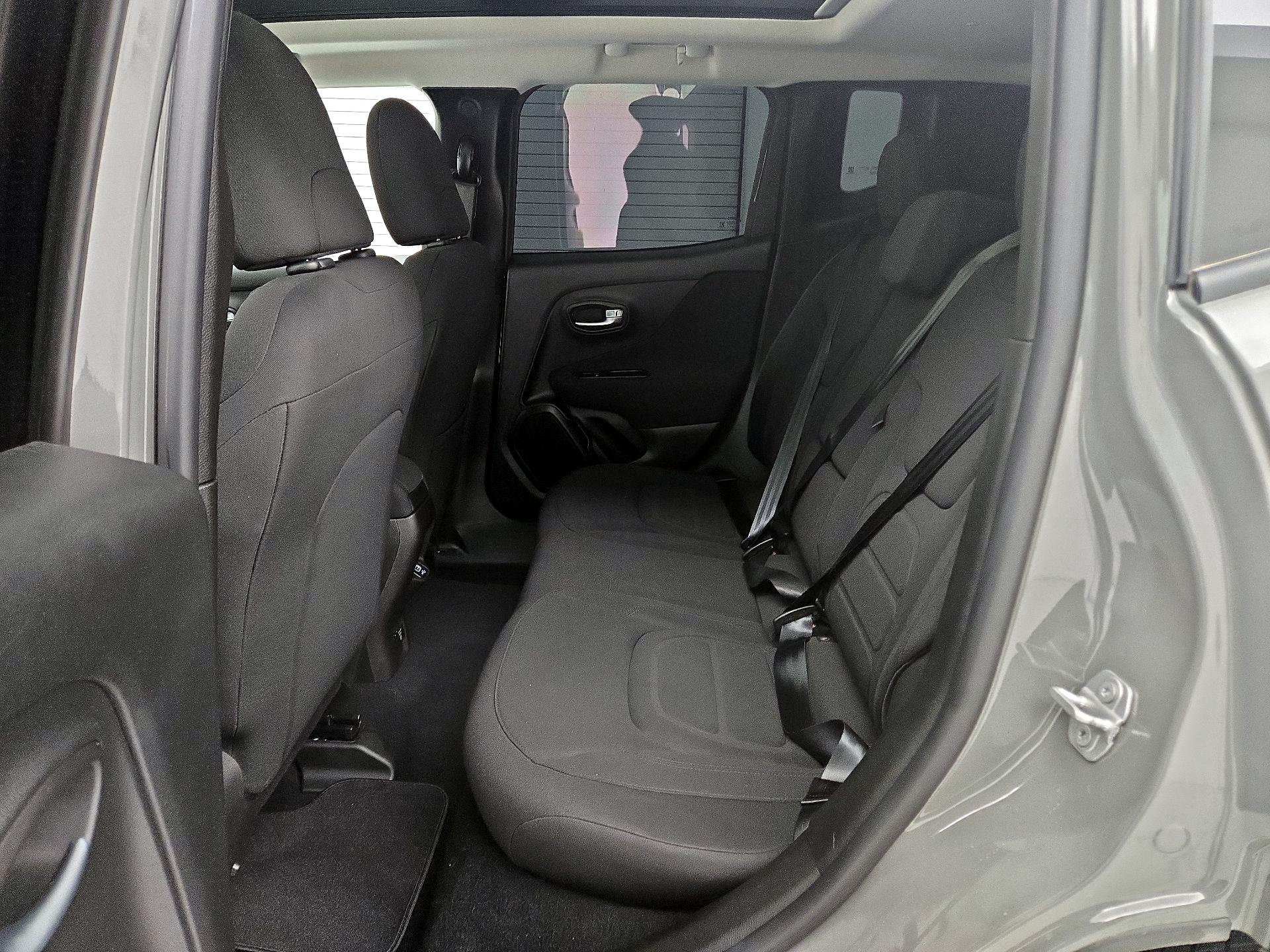 Thumbnail: 2020 Jeep Renegade - 20