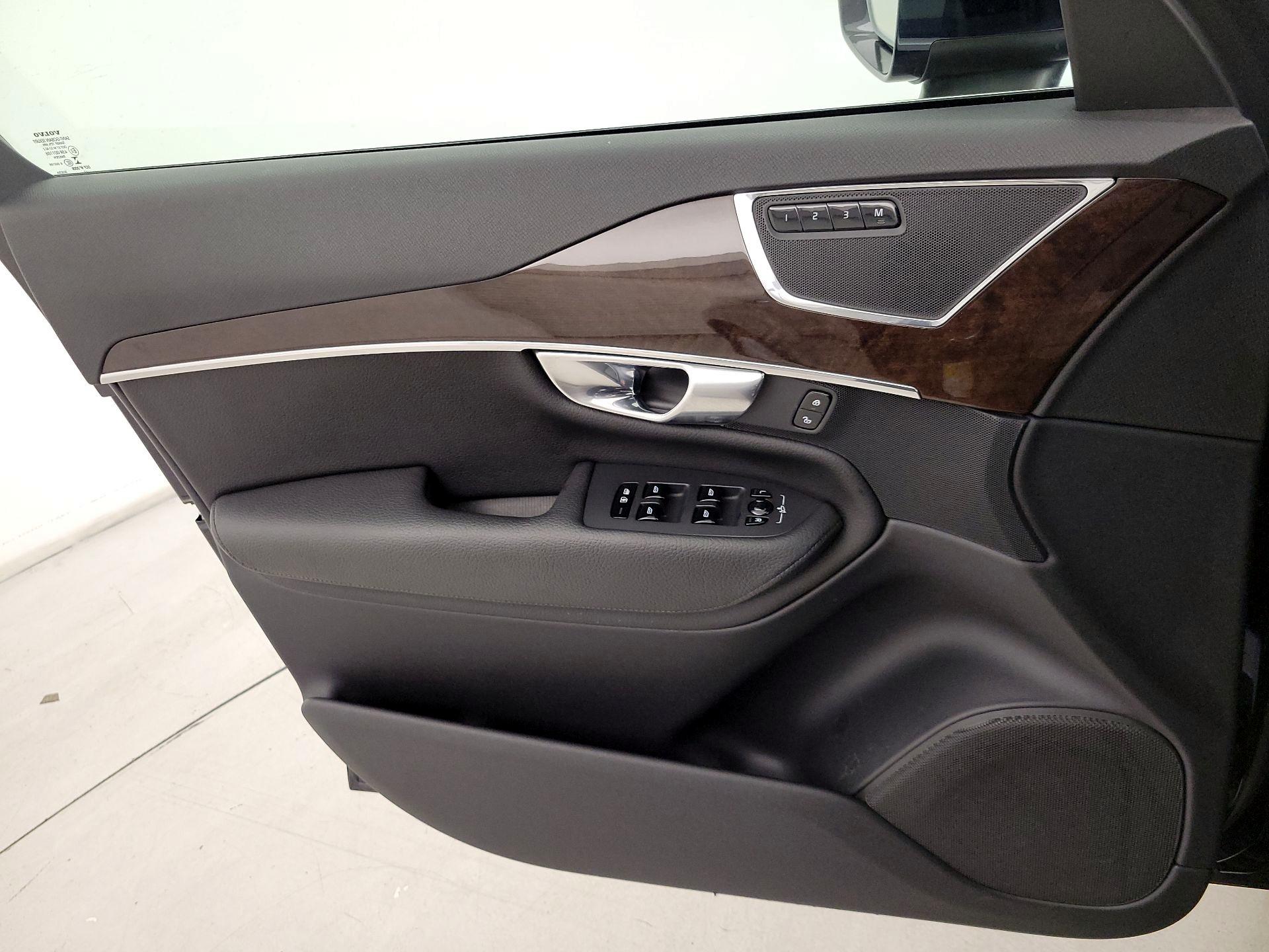 Thumbnail: 2017 Volvo XC90 - 12
