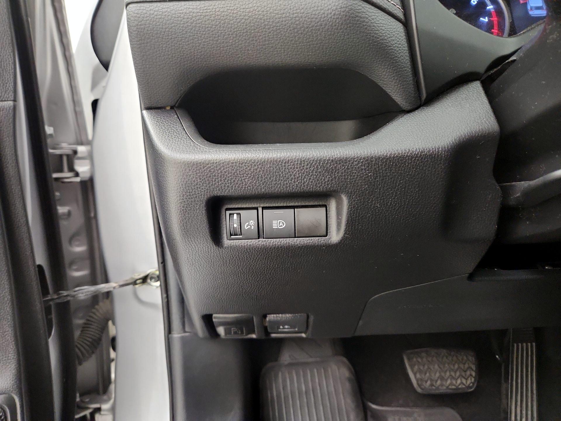 Thumbnail: 2020 Toyota RAV4 - 13