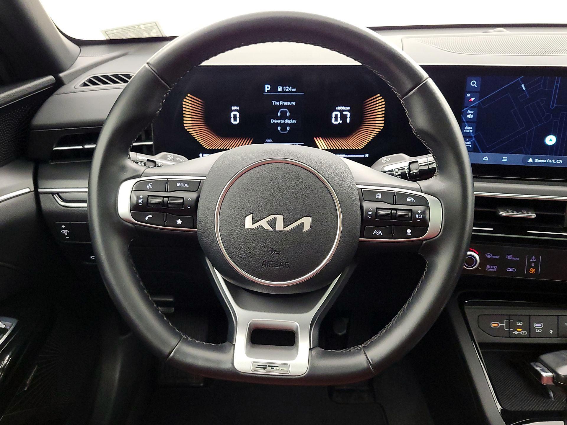 Thumbnail: 2025 Kia K5 - 10