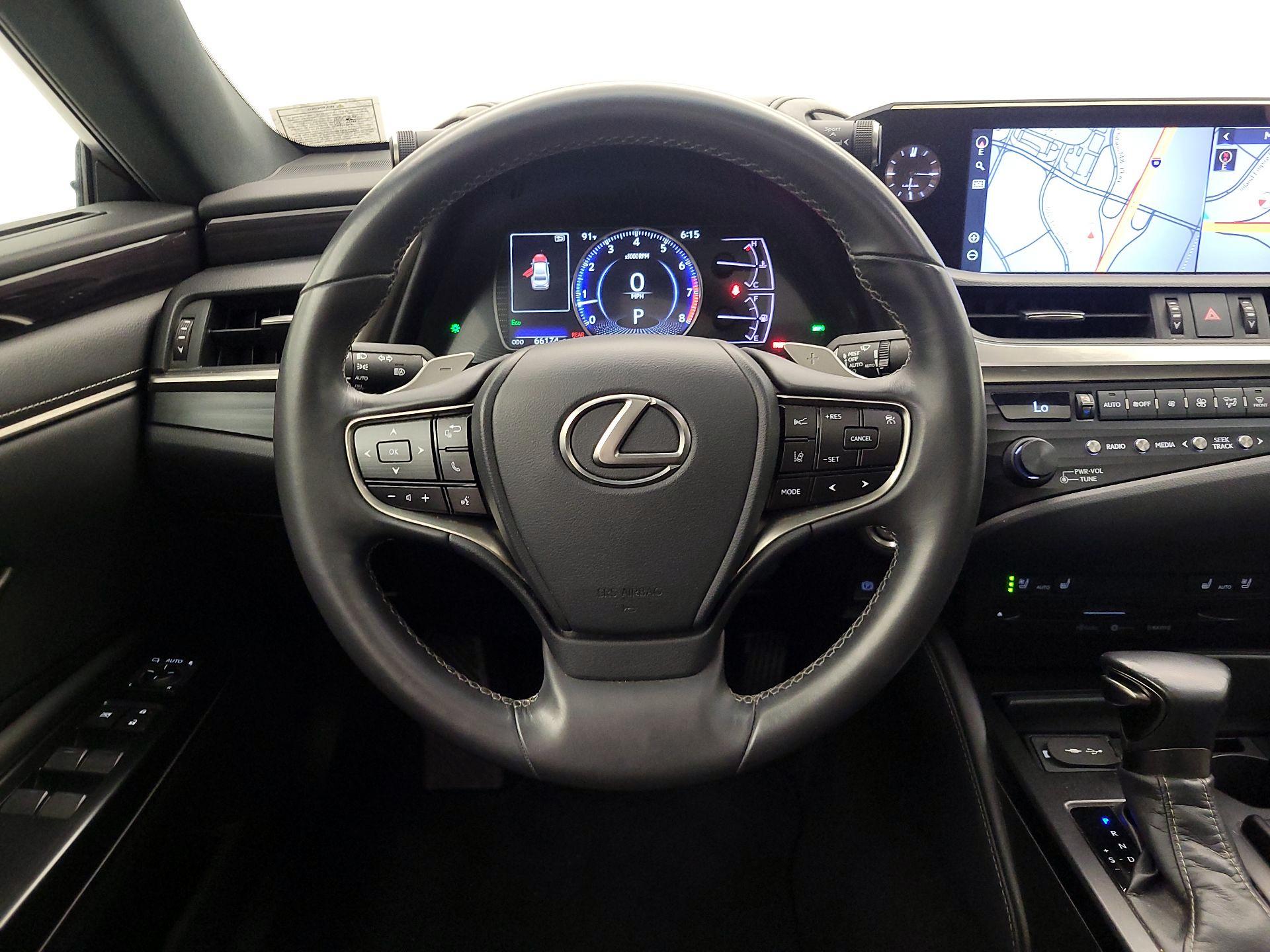 Thumbnail: 2020 Lexus ES - 10