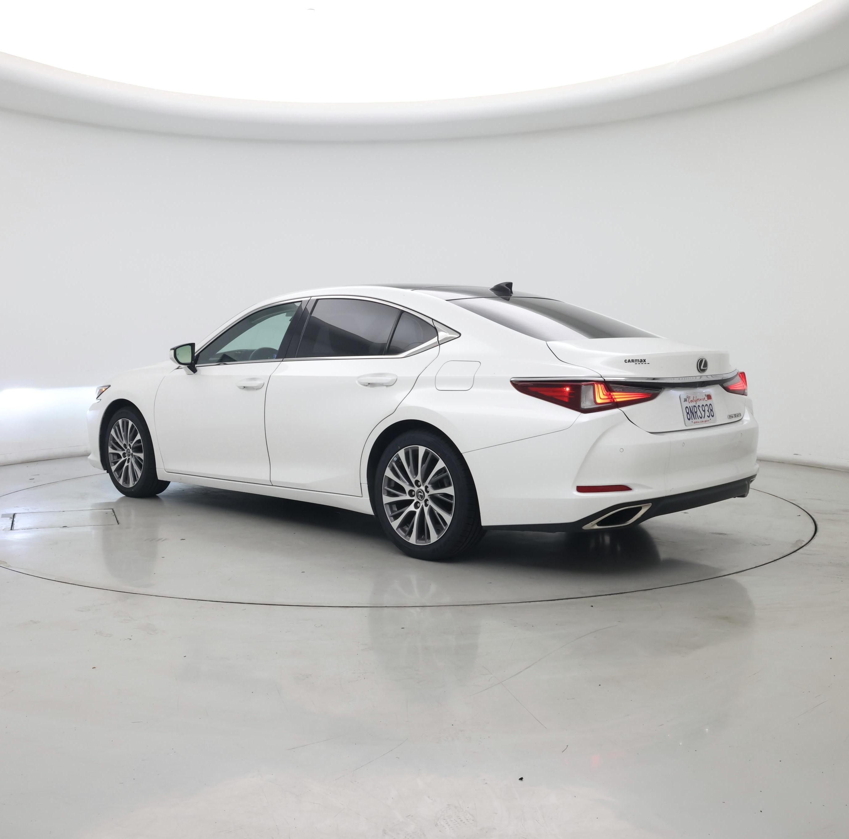 Thumbnail: 2020 Lexus ES - 2