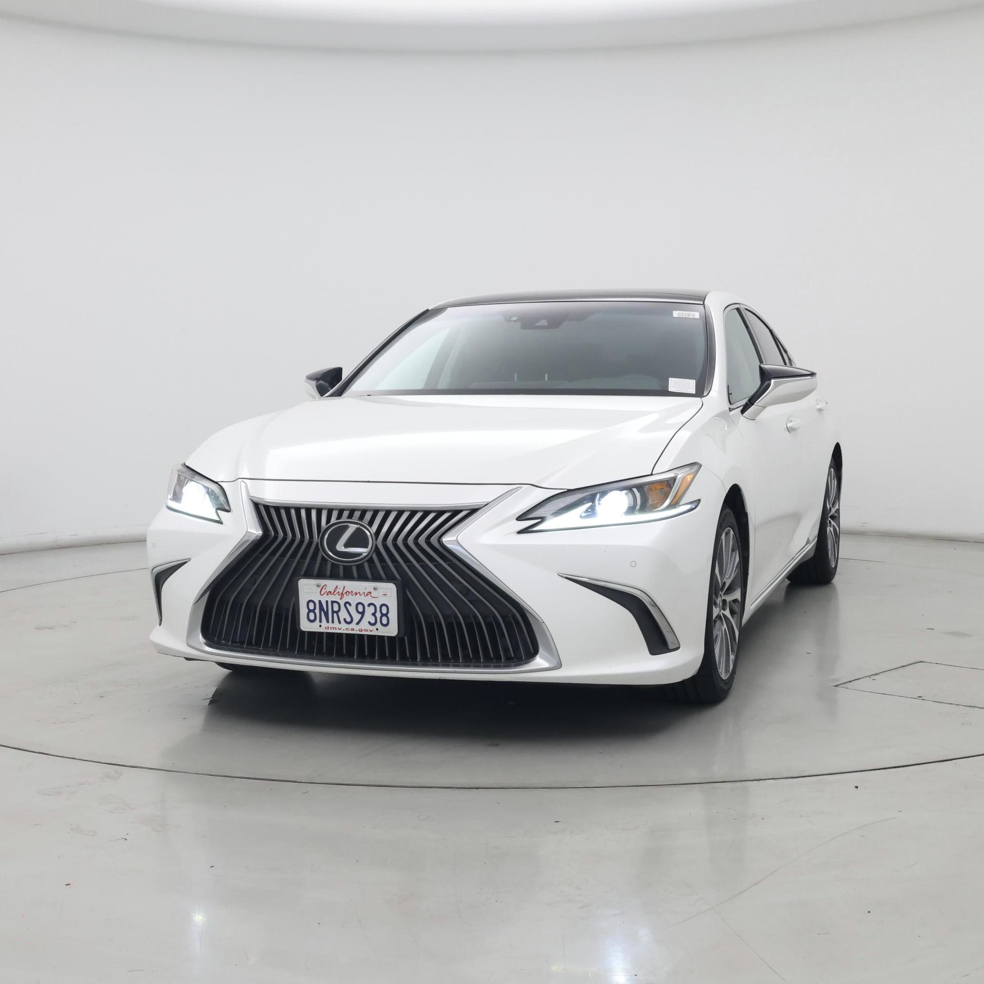 Thumbnail: 2020 Lexus ES - 4