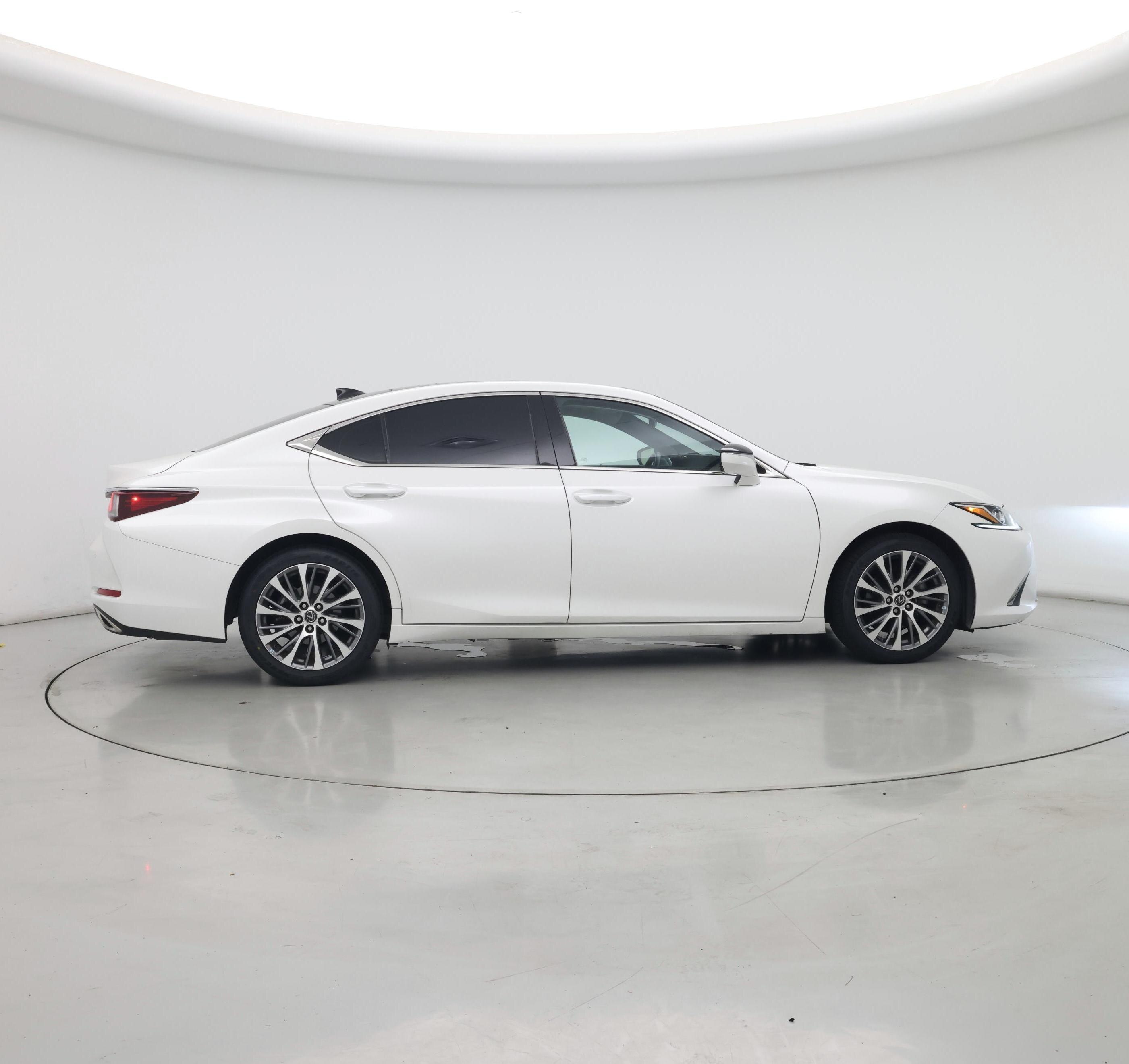 Thumbnail: 2020 Lexus ES - 7