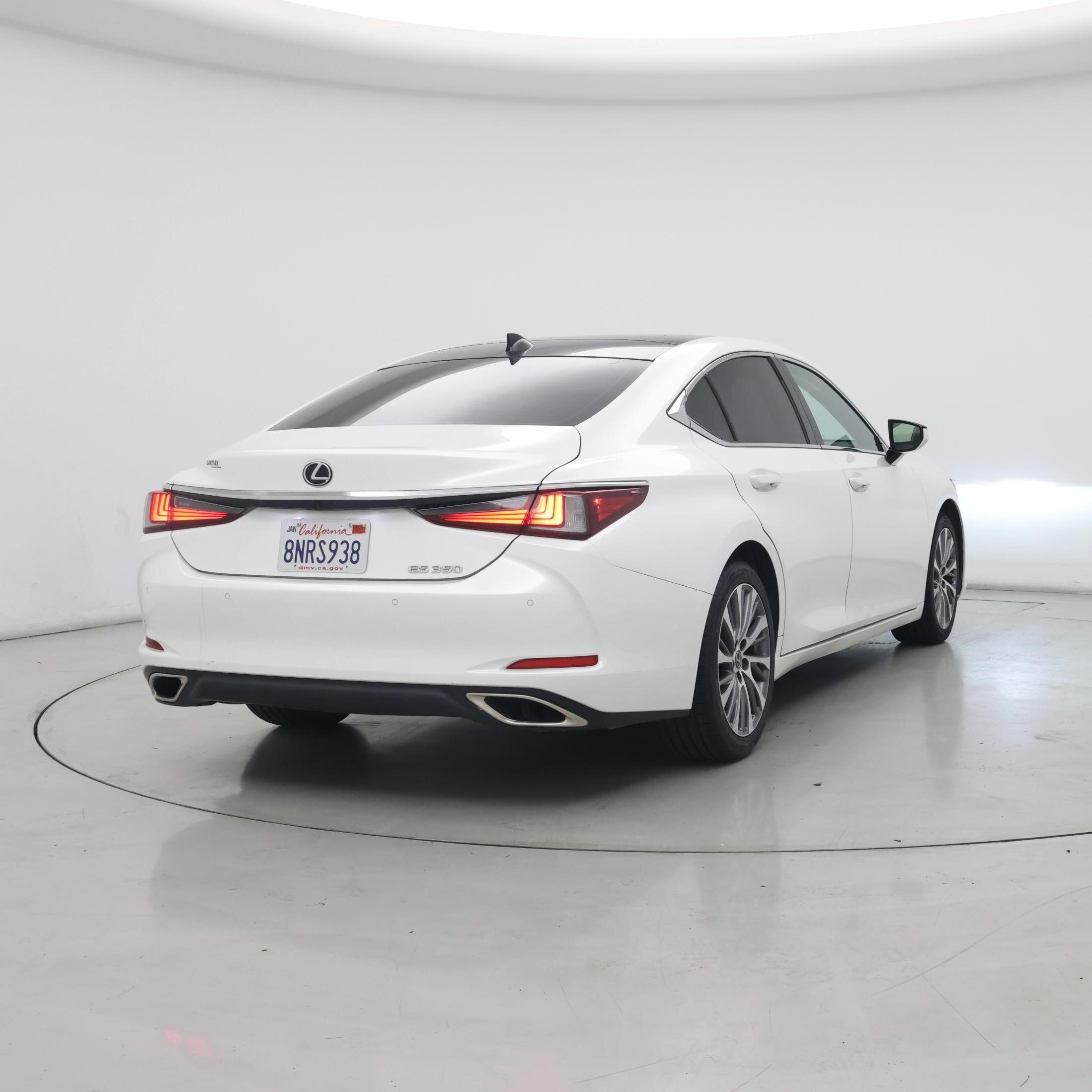 Thumbnail: 2020 Lexus ES - 8