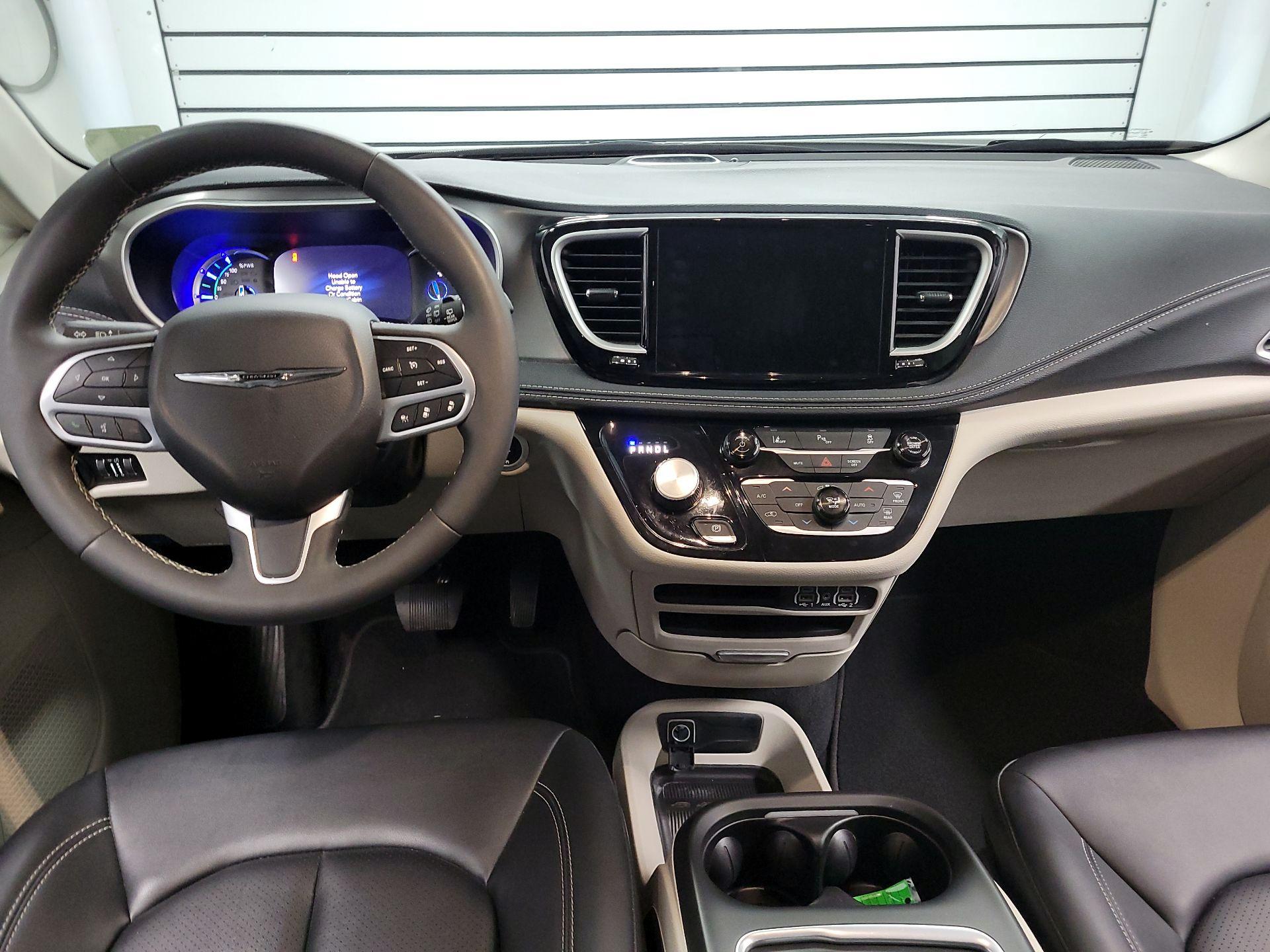 Thumbnail: 2024 Chrysler Pacifica - 9